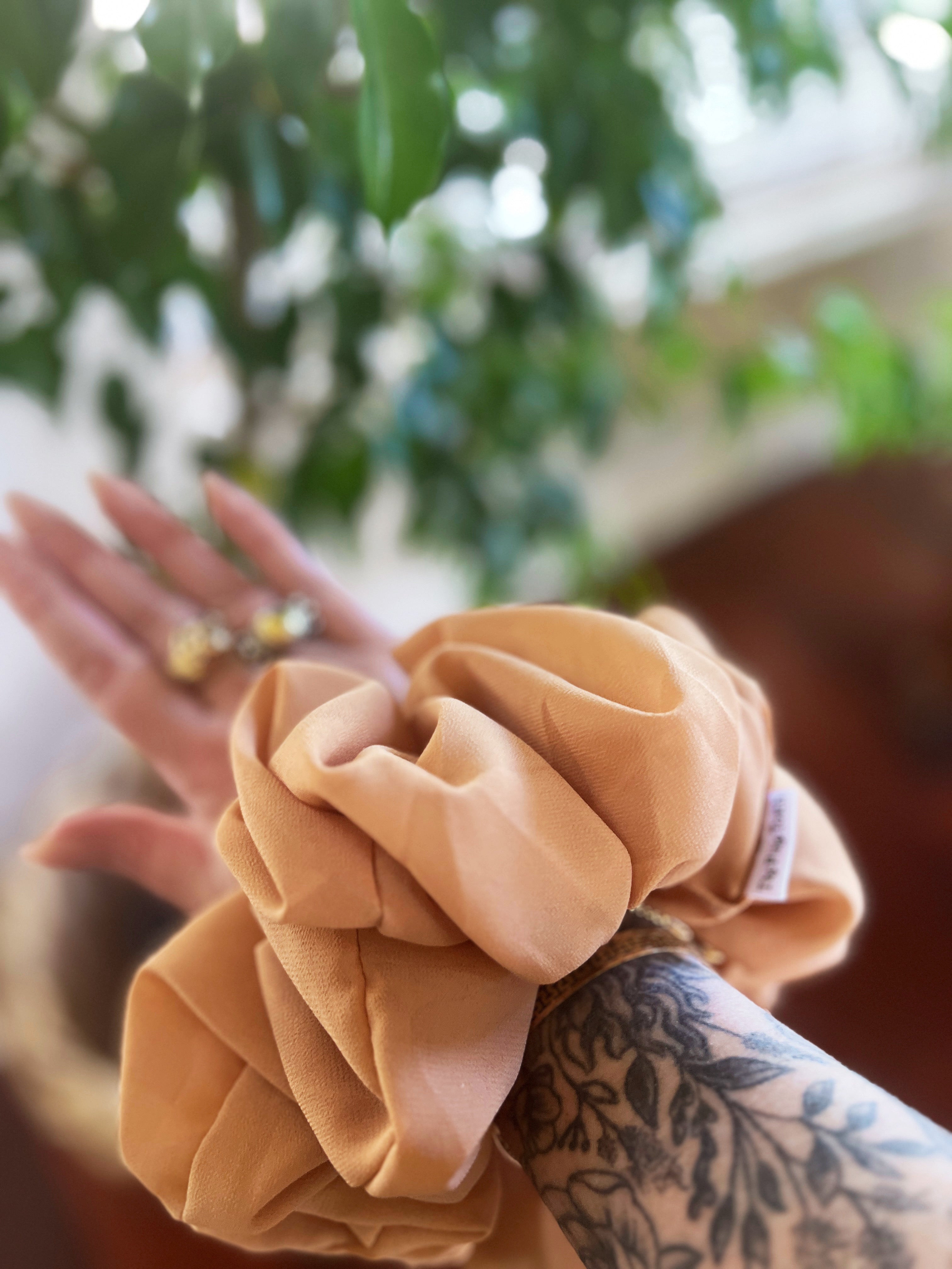 << COYOTE >> CHIFFON JUMBO HAIR SCRUNCHIE