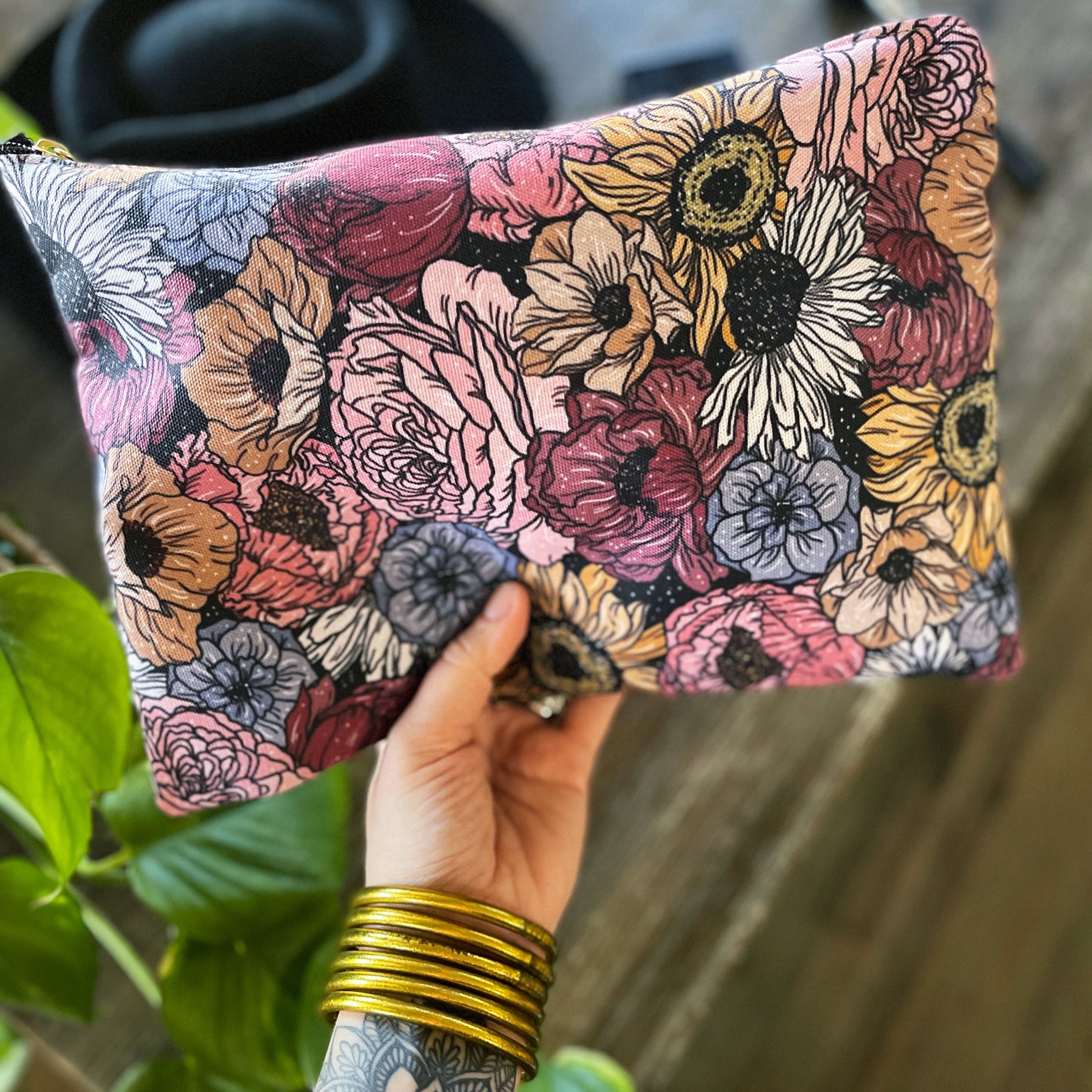 RETRO FLORAL // COSMETIC ZIP POUCH