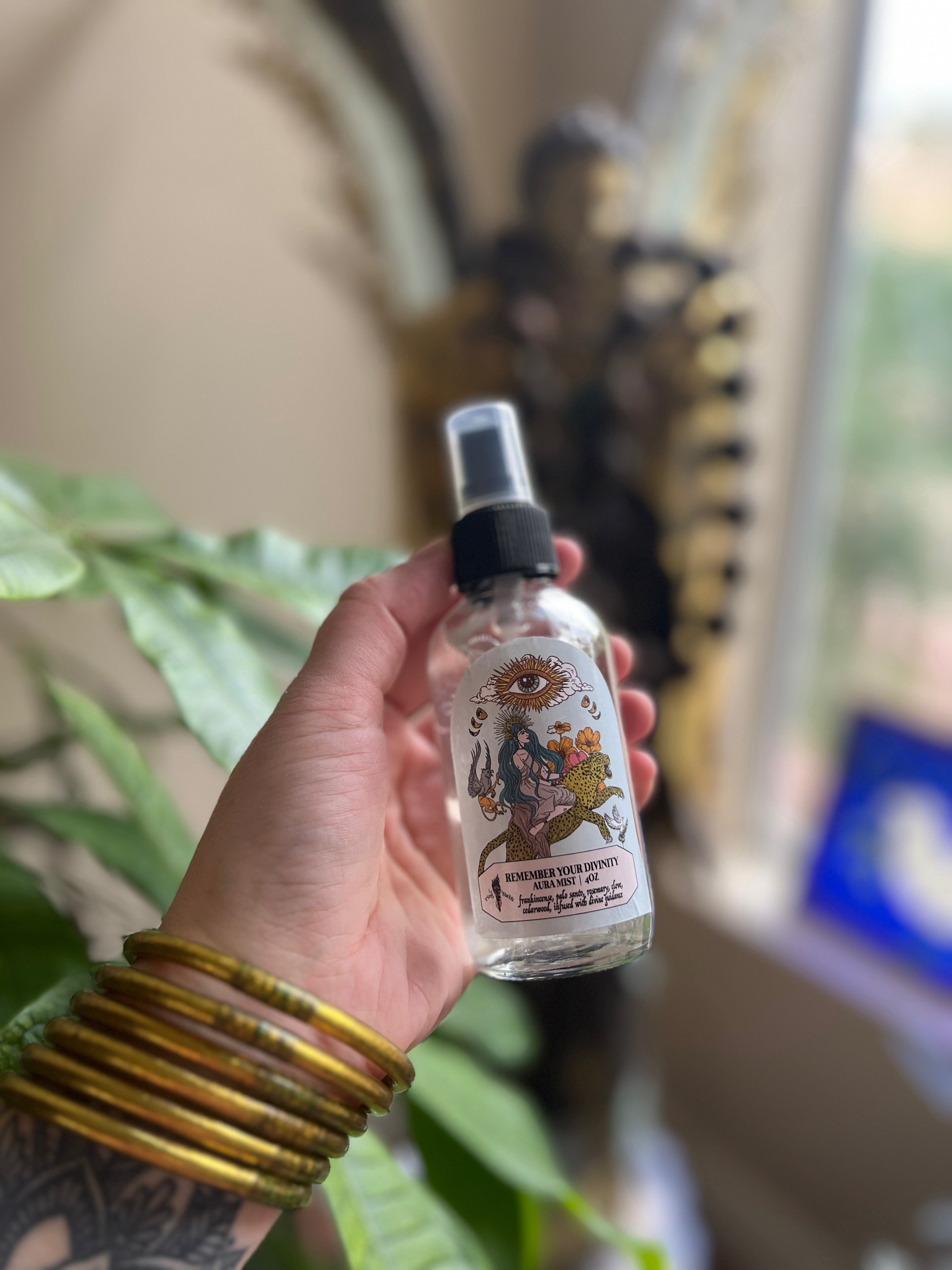 REMEMBER YOUR DIVINITY << CRYSTAL INFUSED AURA MIST >>