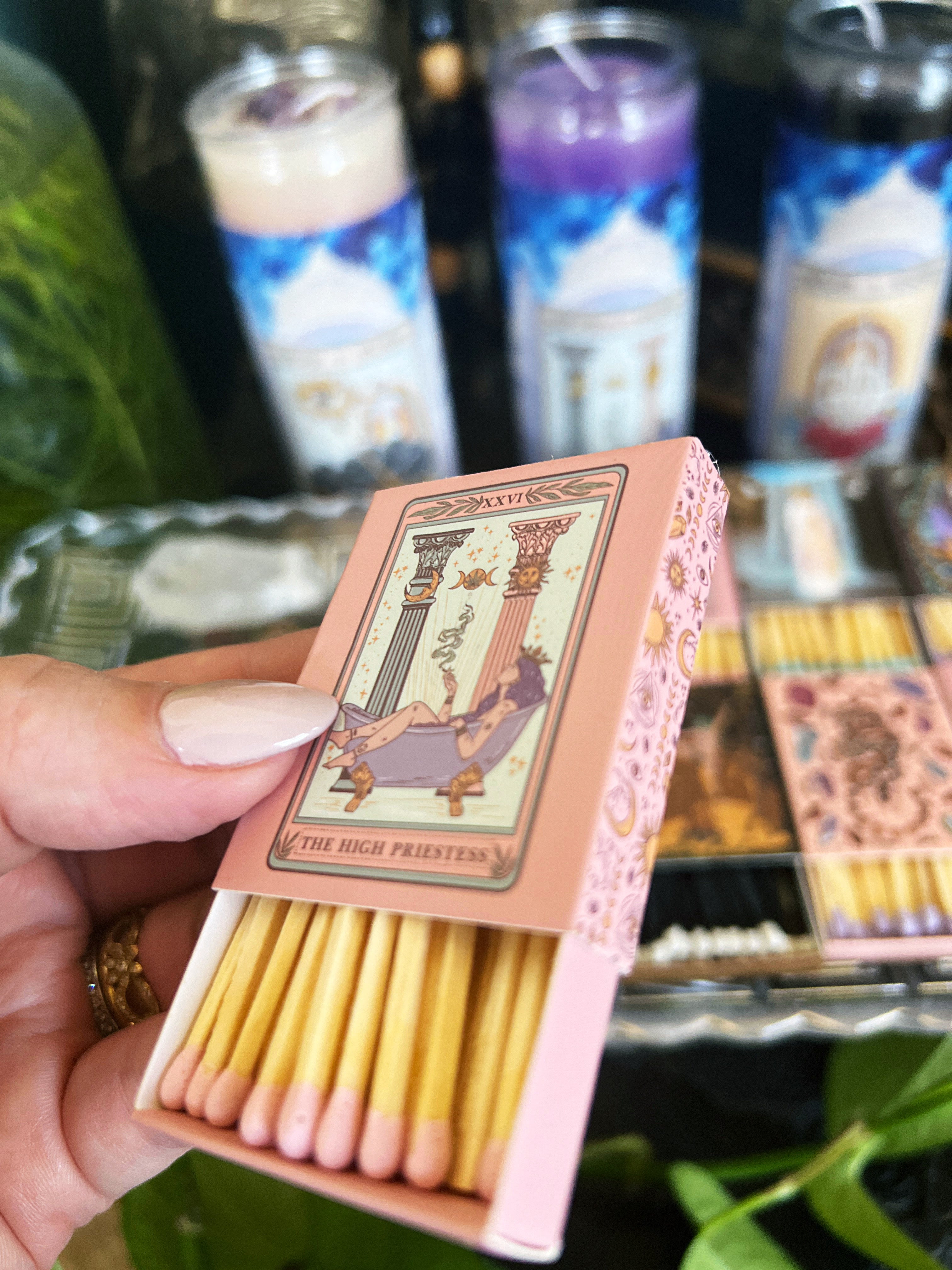 THE HIGH PRIESTESS << MATCHBOOK >>