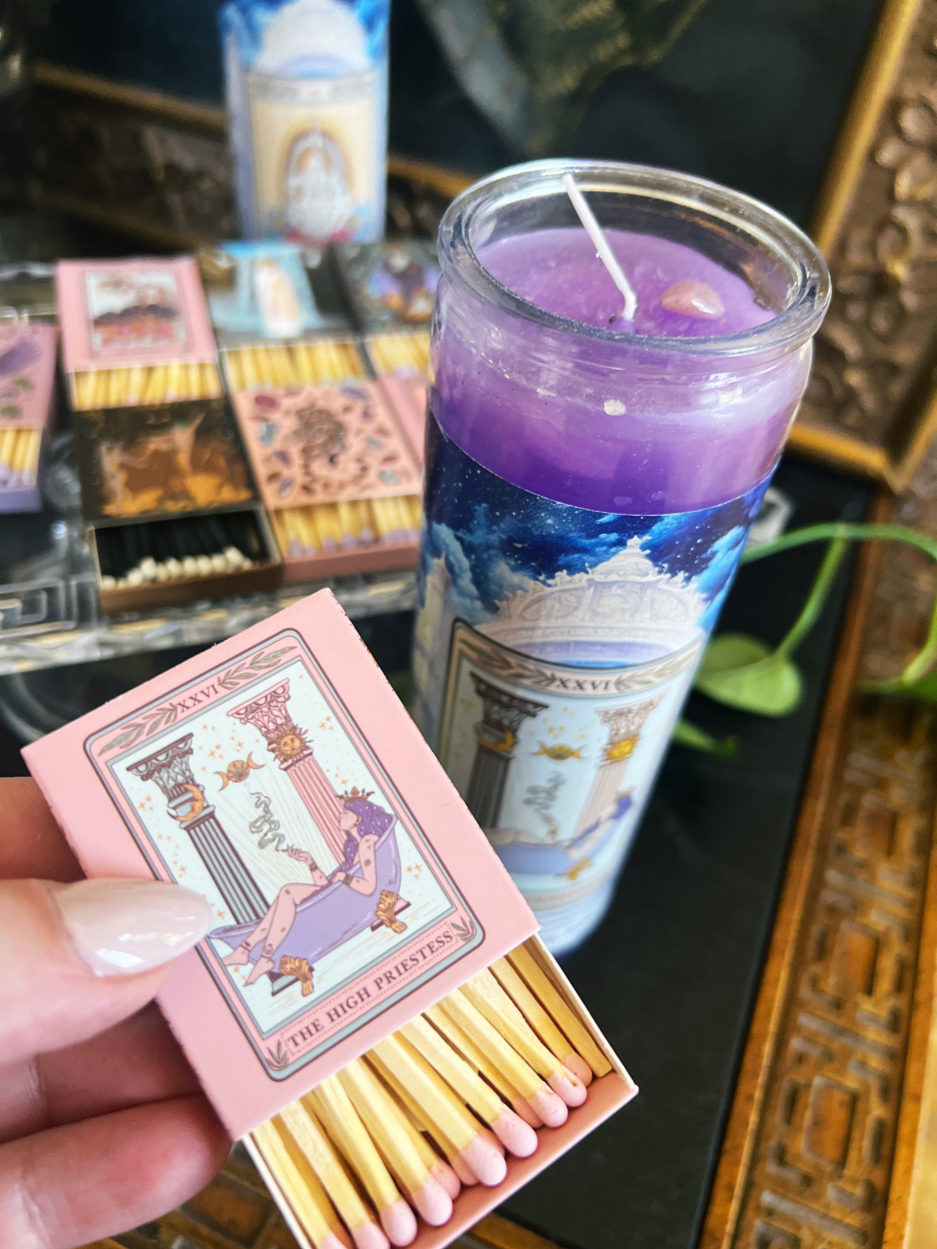 THE HIGH PRIESTESS << MATCHBOOK >>