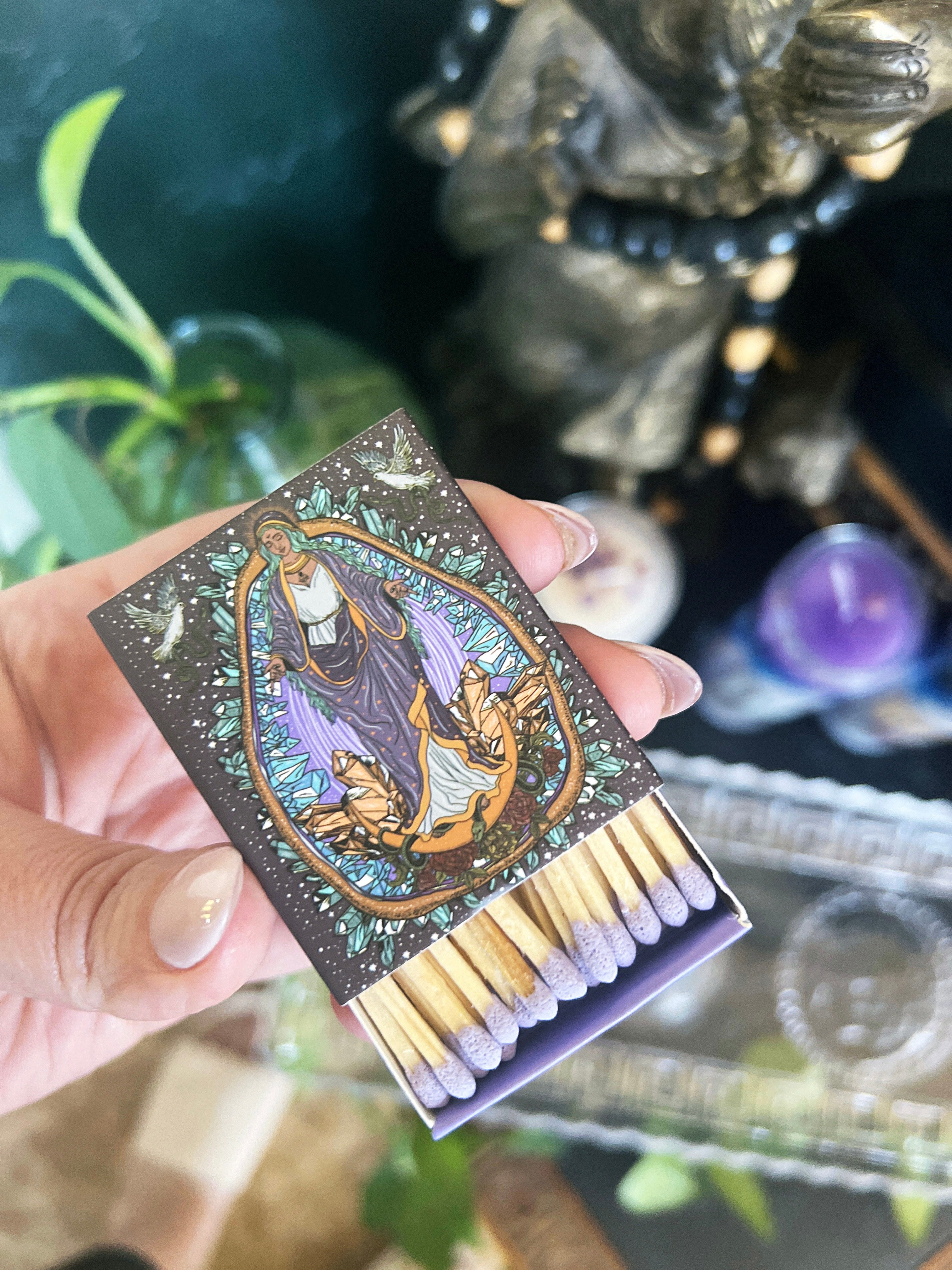 MARY WITH CRYSTALS << MATCHBOOK >>