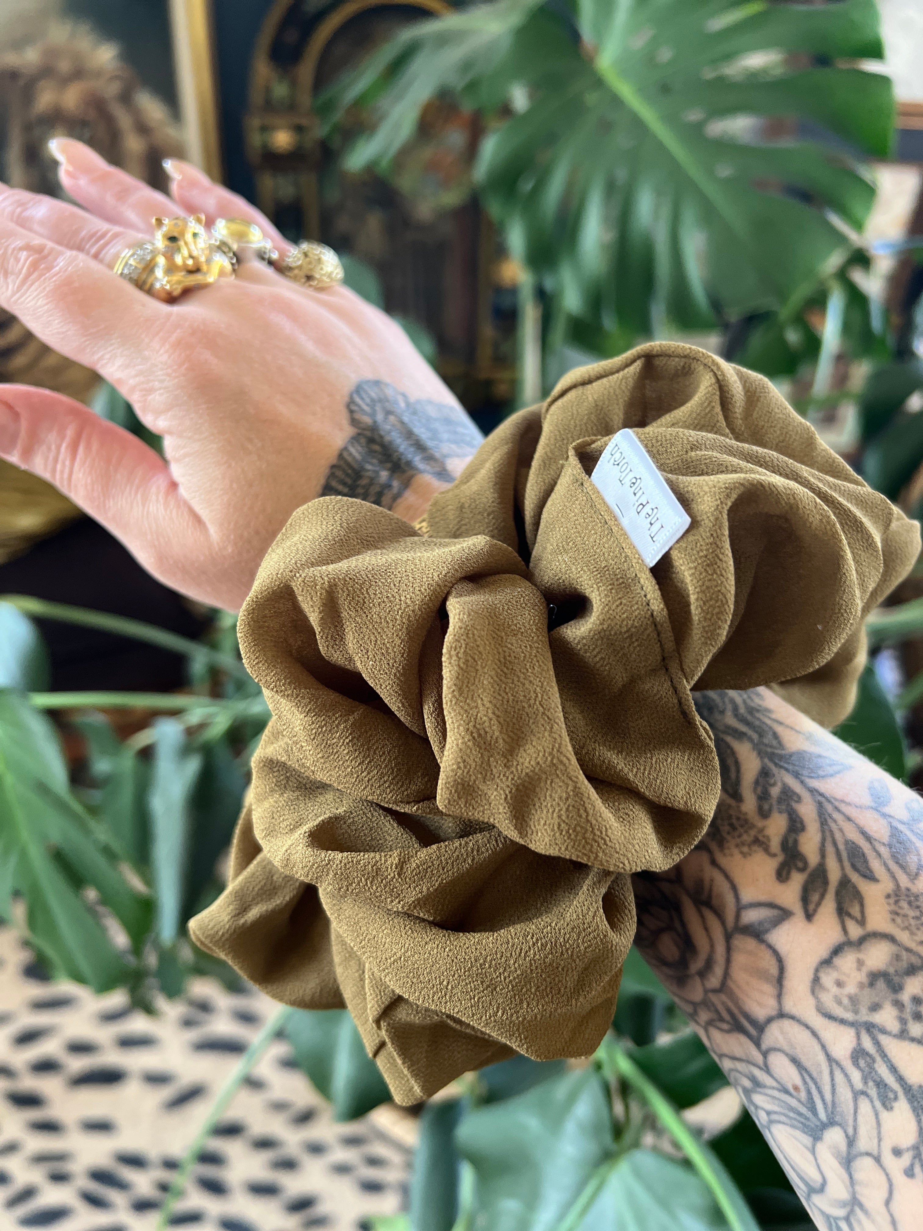 << ASSORTED COLORS >> CHIFFON JUMBO HAIR SCRUNCHIE