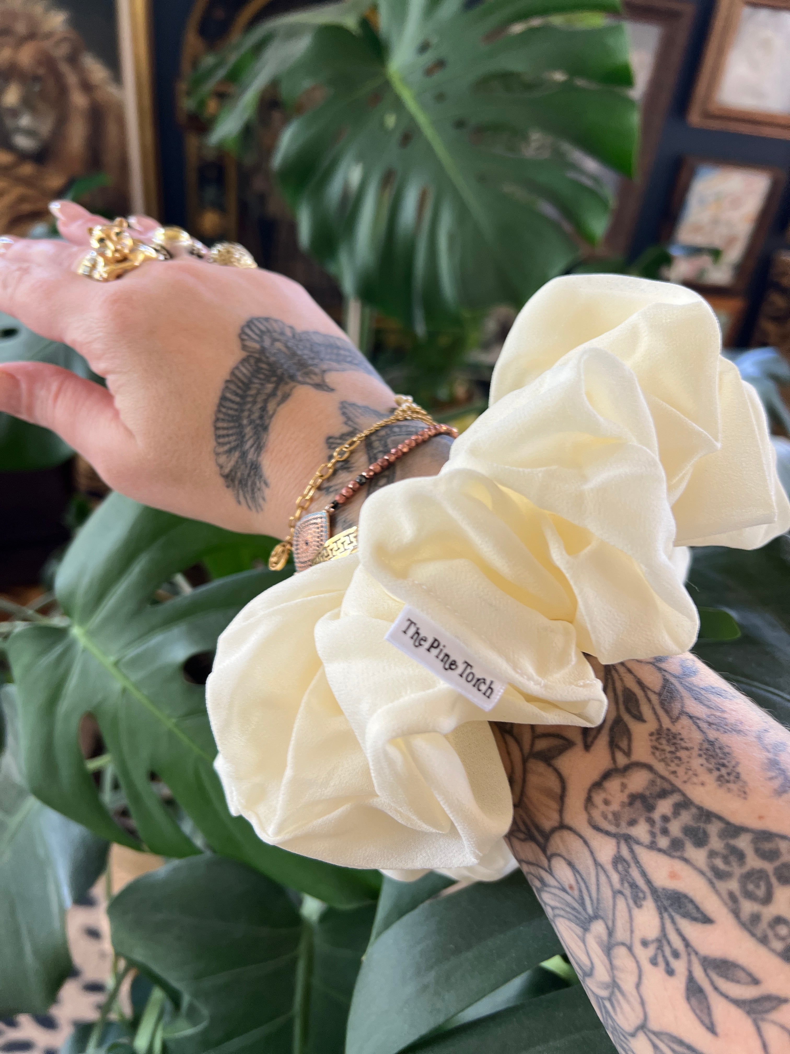 << ASSORTED COLORS >> CHIFFON JUMBO HAIR SCRUNCHIE