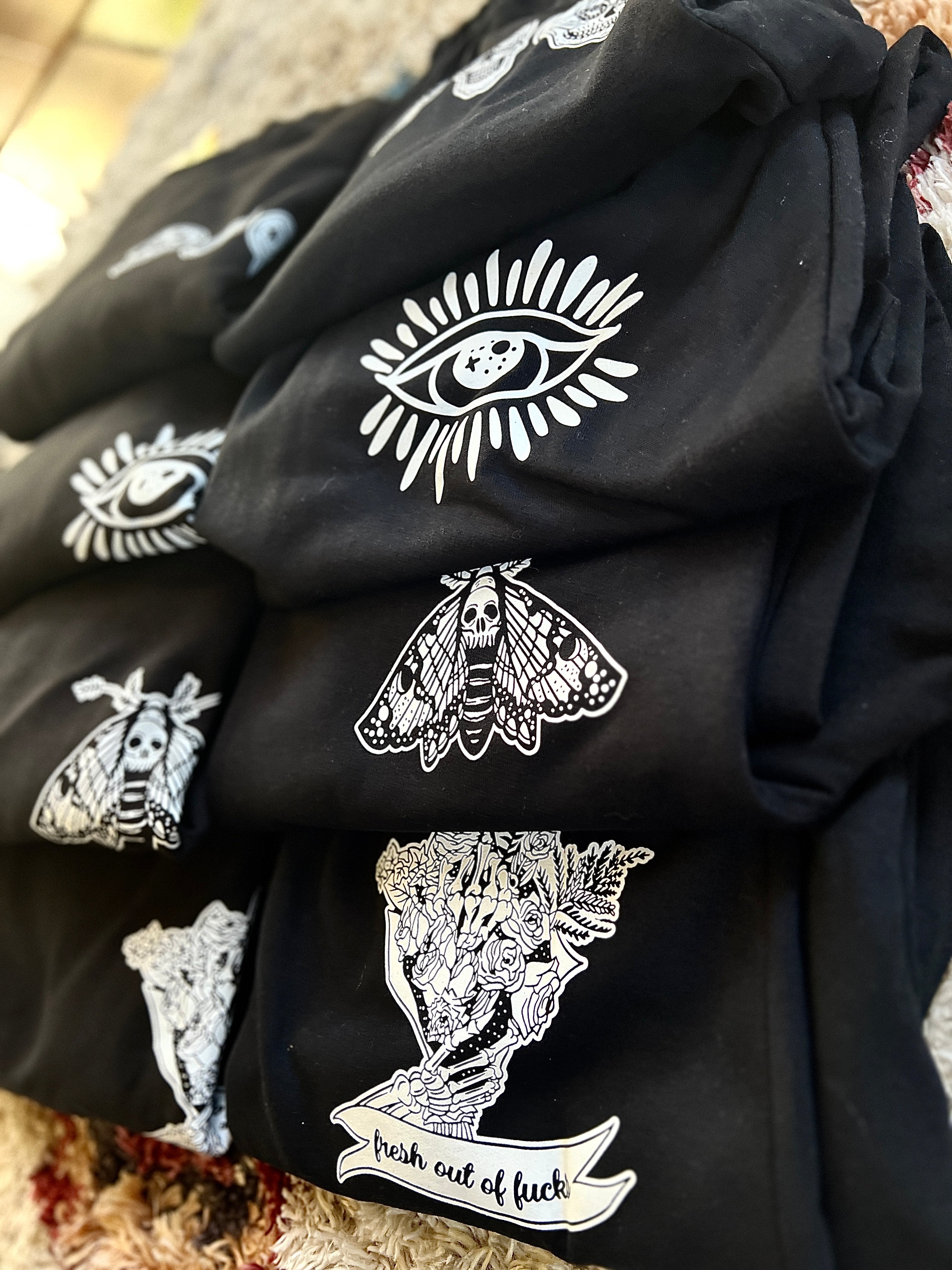 « DEATH MOTH » LOUNGE SET