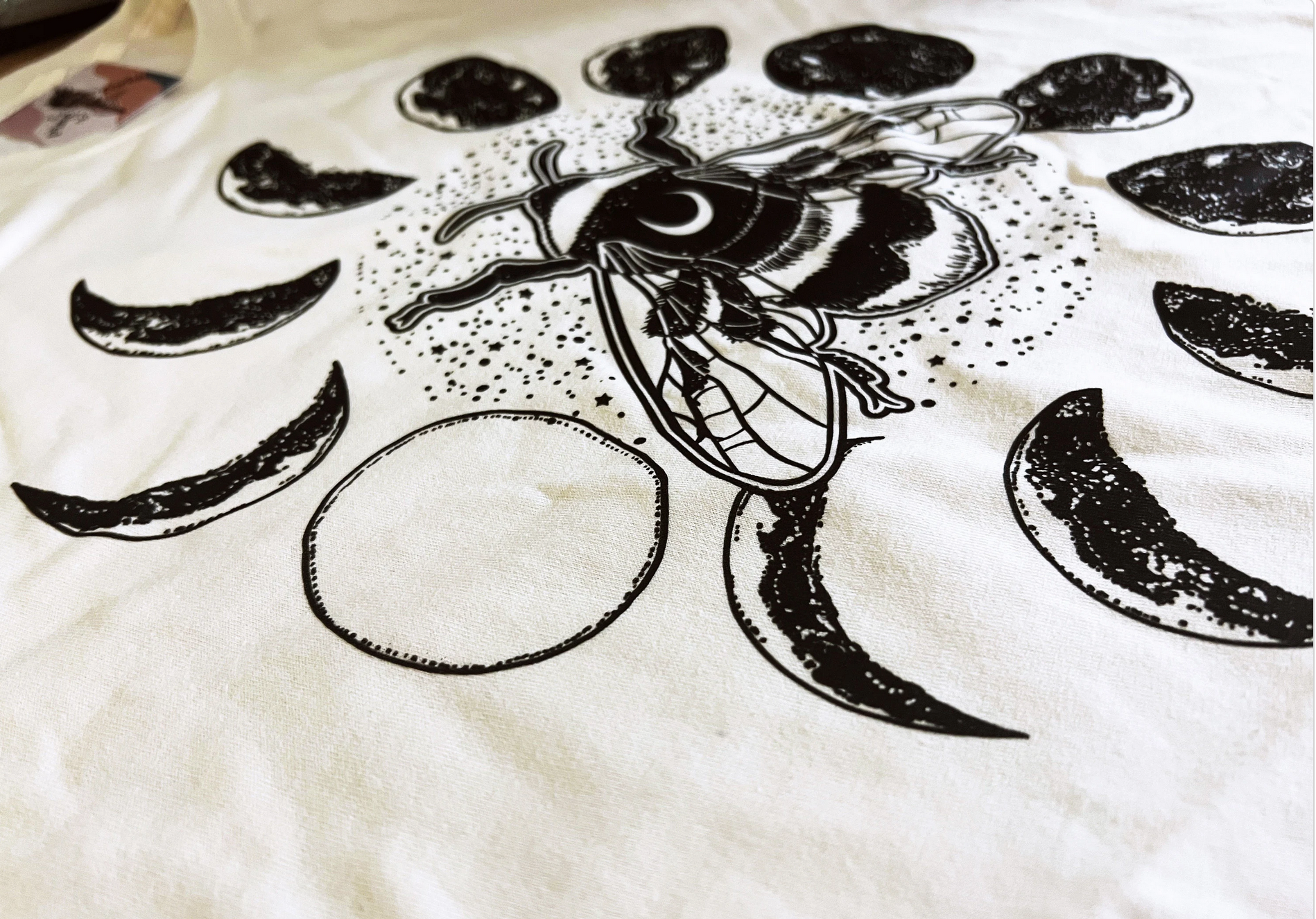 50% OFF DEAL // MOON BEE » UNISEX TEE