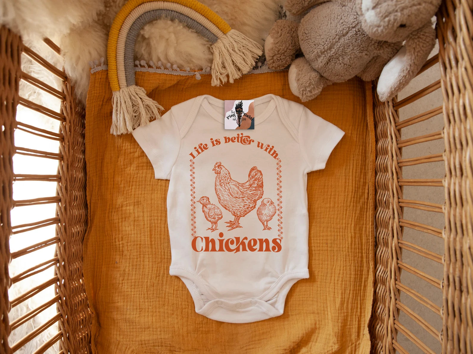 « JUST A KID WHO LOVES CHICKENS » BODYSUIT
