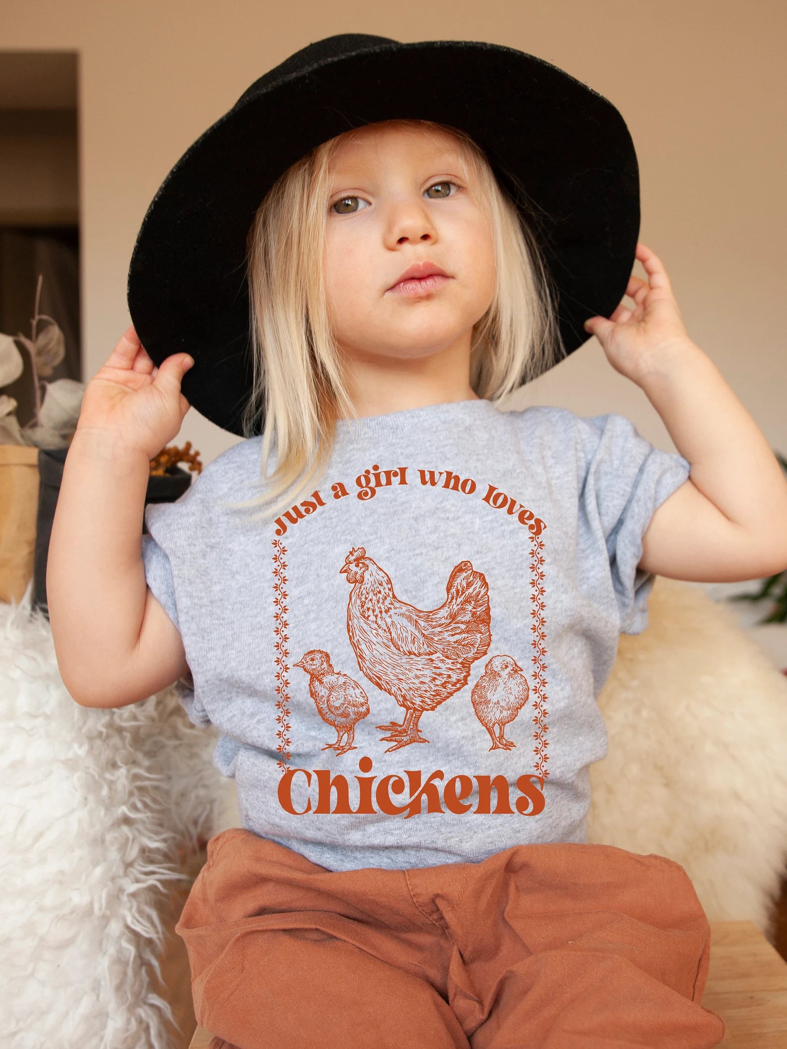 « JUST A KID WHO LOVES CHICKENS » BODYSUIT