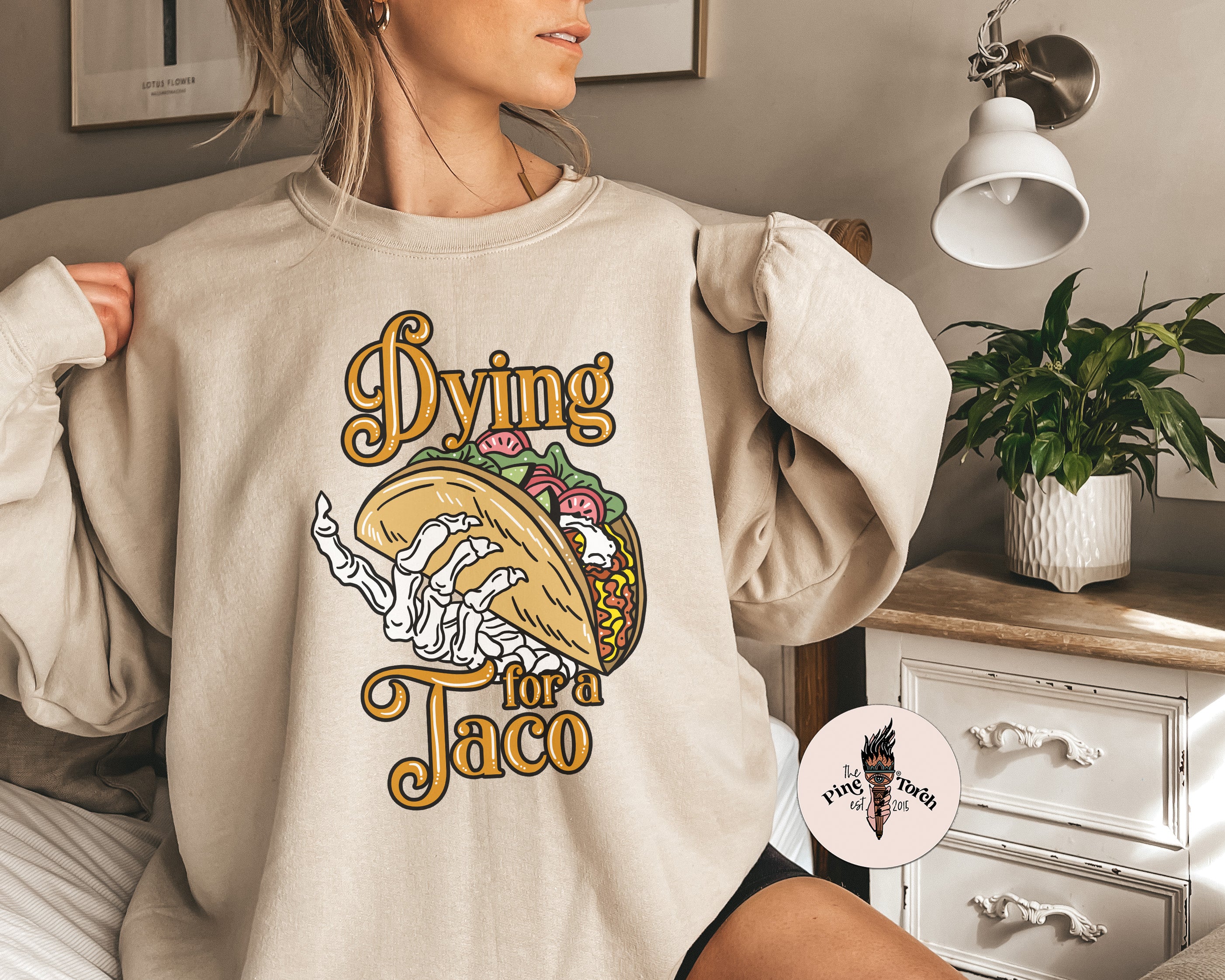 DYING FOR A TACO // UNISEX PULLOVER