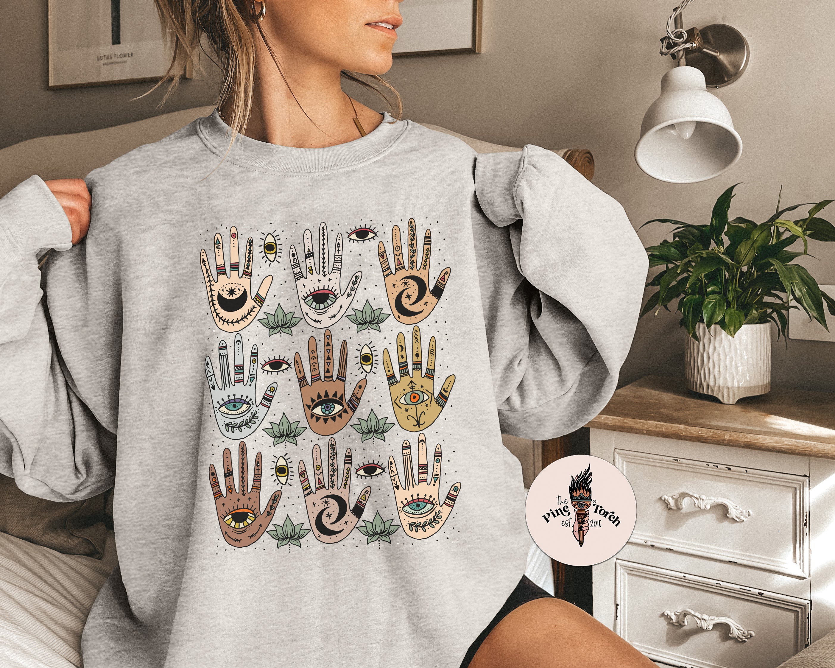 HELPING HANDS // UNISEX PULLOVER