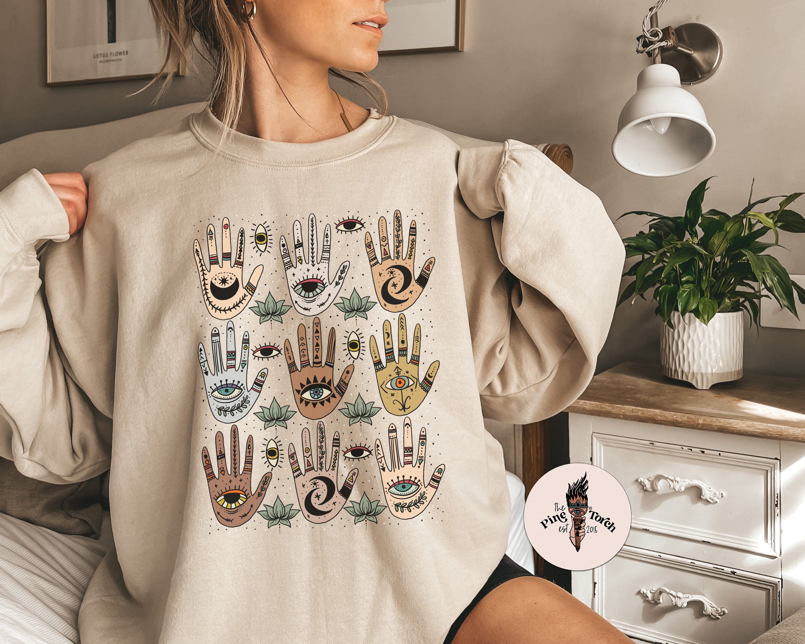 HELPING HANDS // UNISEX PULLOVER