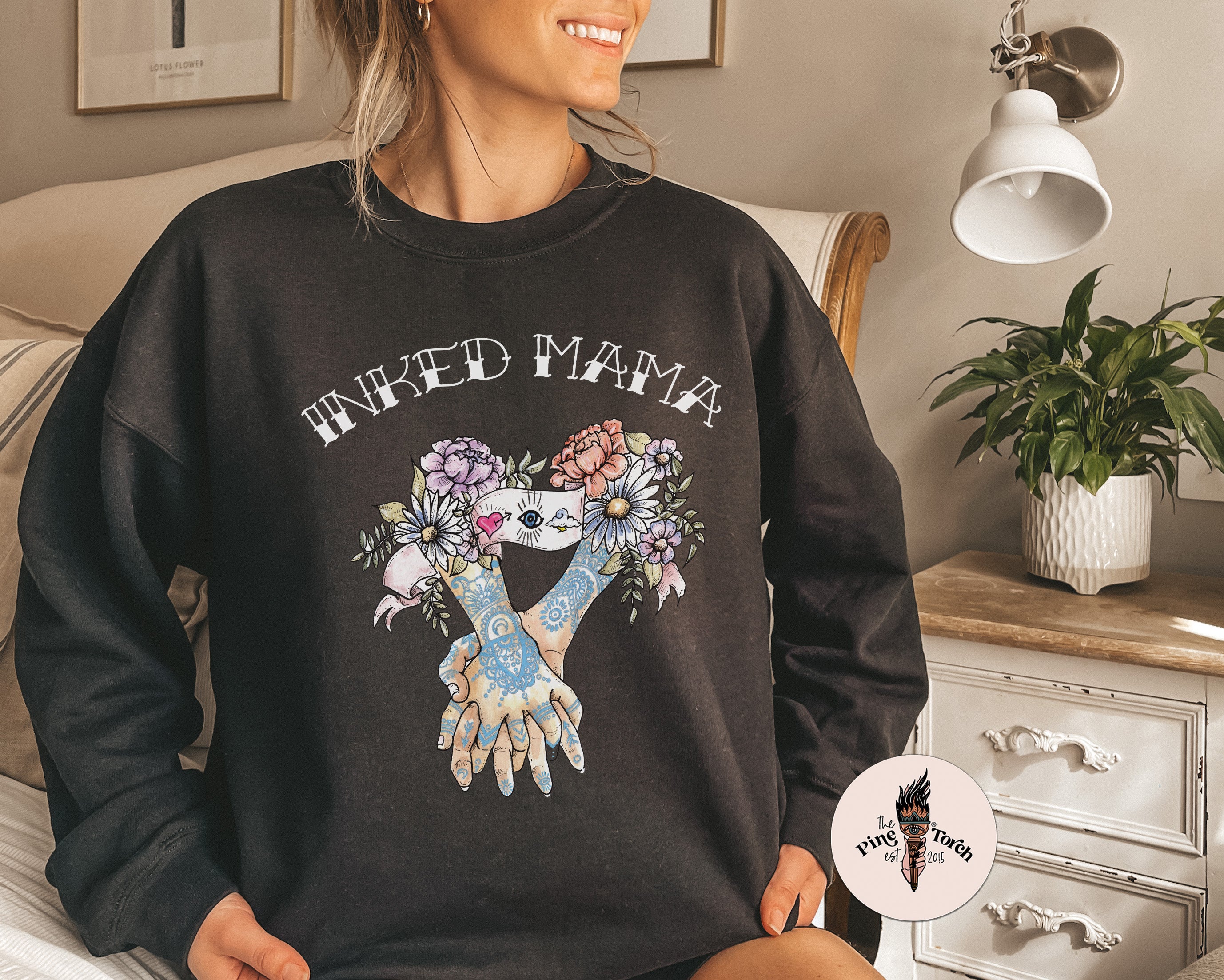 INKED MAMA // UNISEX PULLOVER