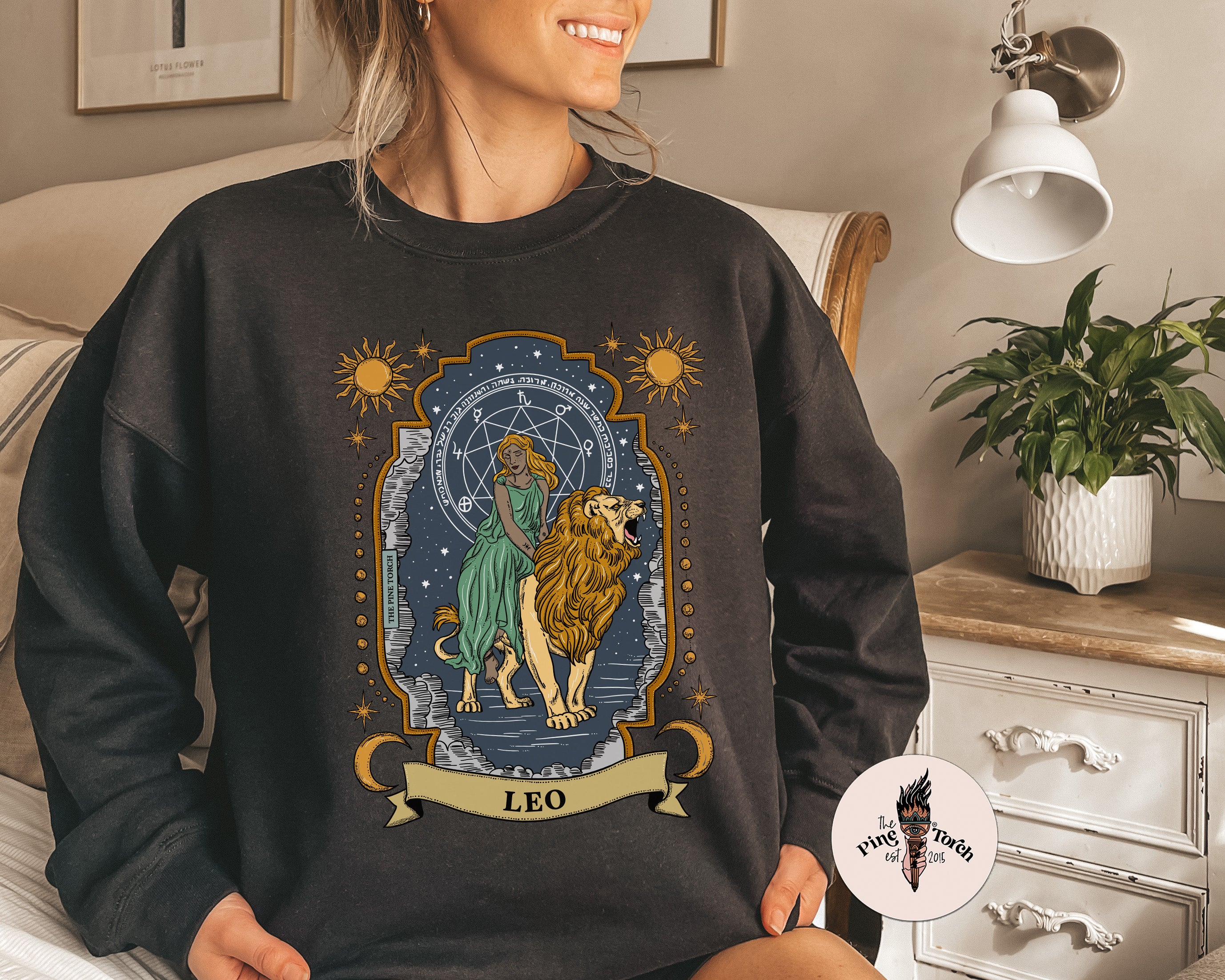 LEO // UNISEX PULLOVER