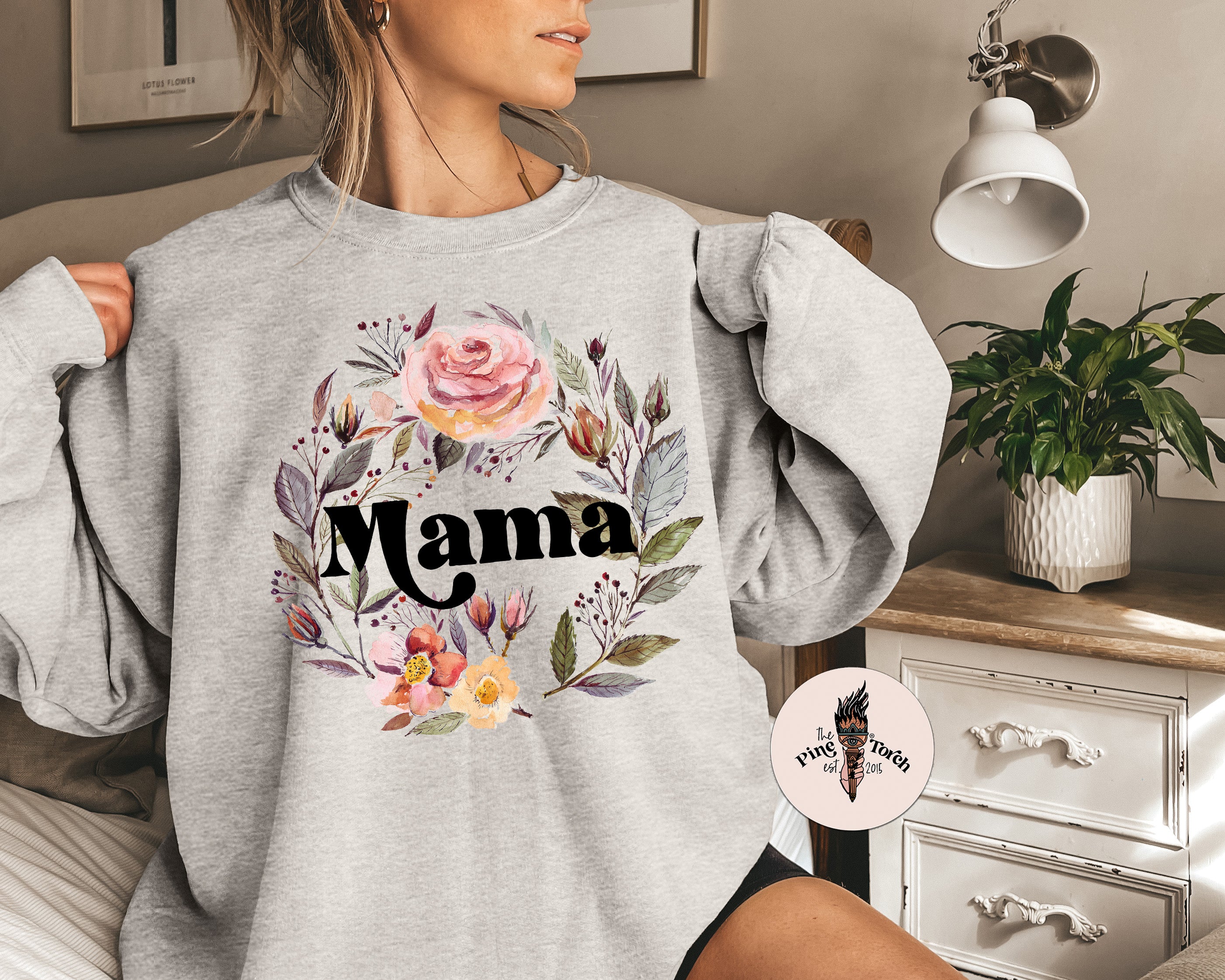 MAMA WITH ROSES // UNISEX PULLOVER