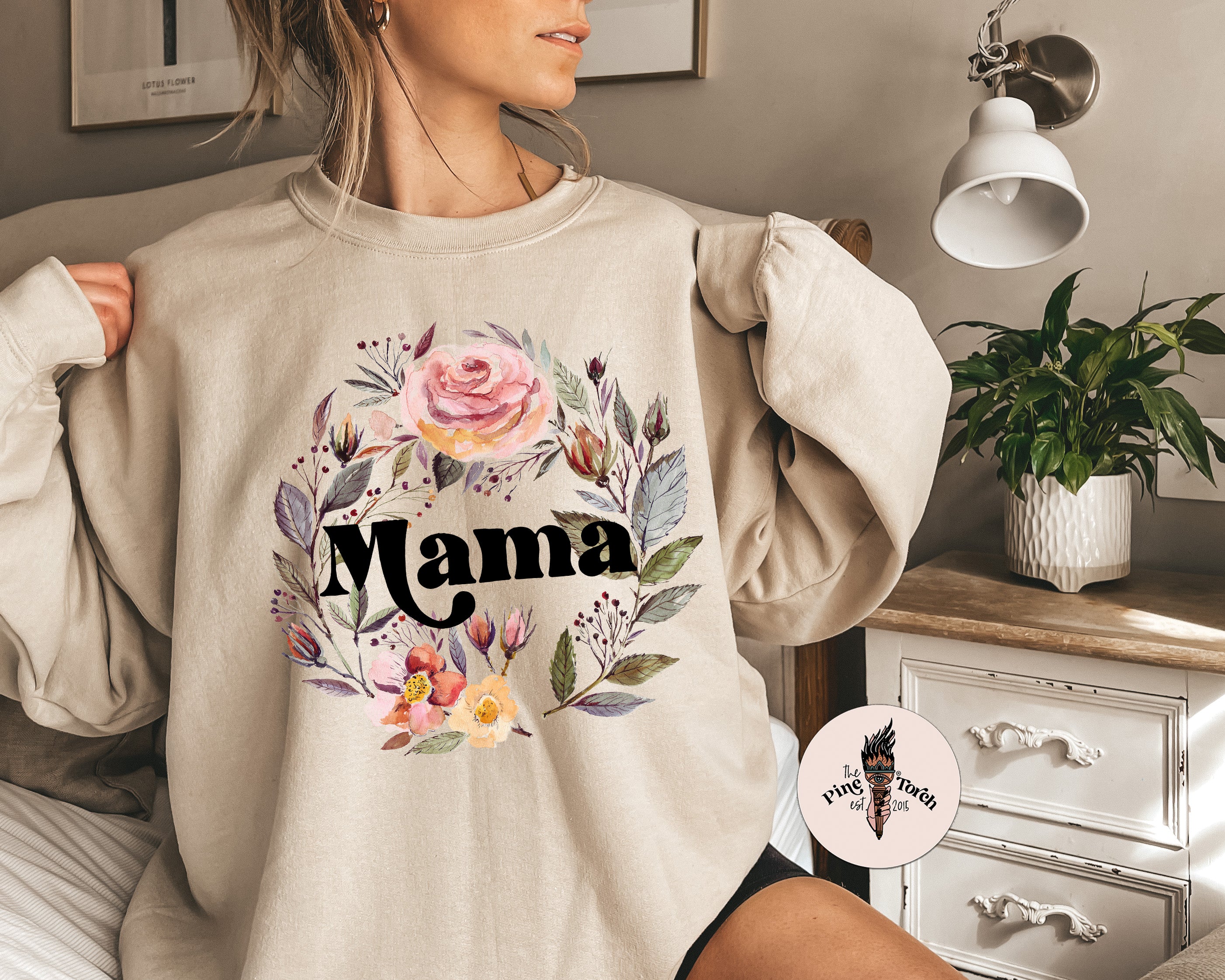 MAMA WITH ROSES // UNISEX PULLOVER