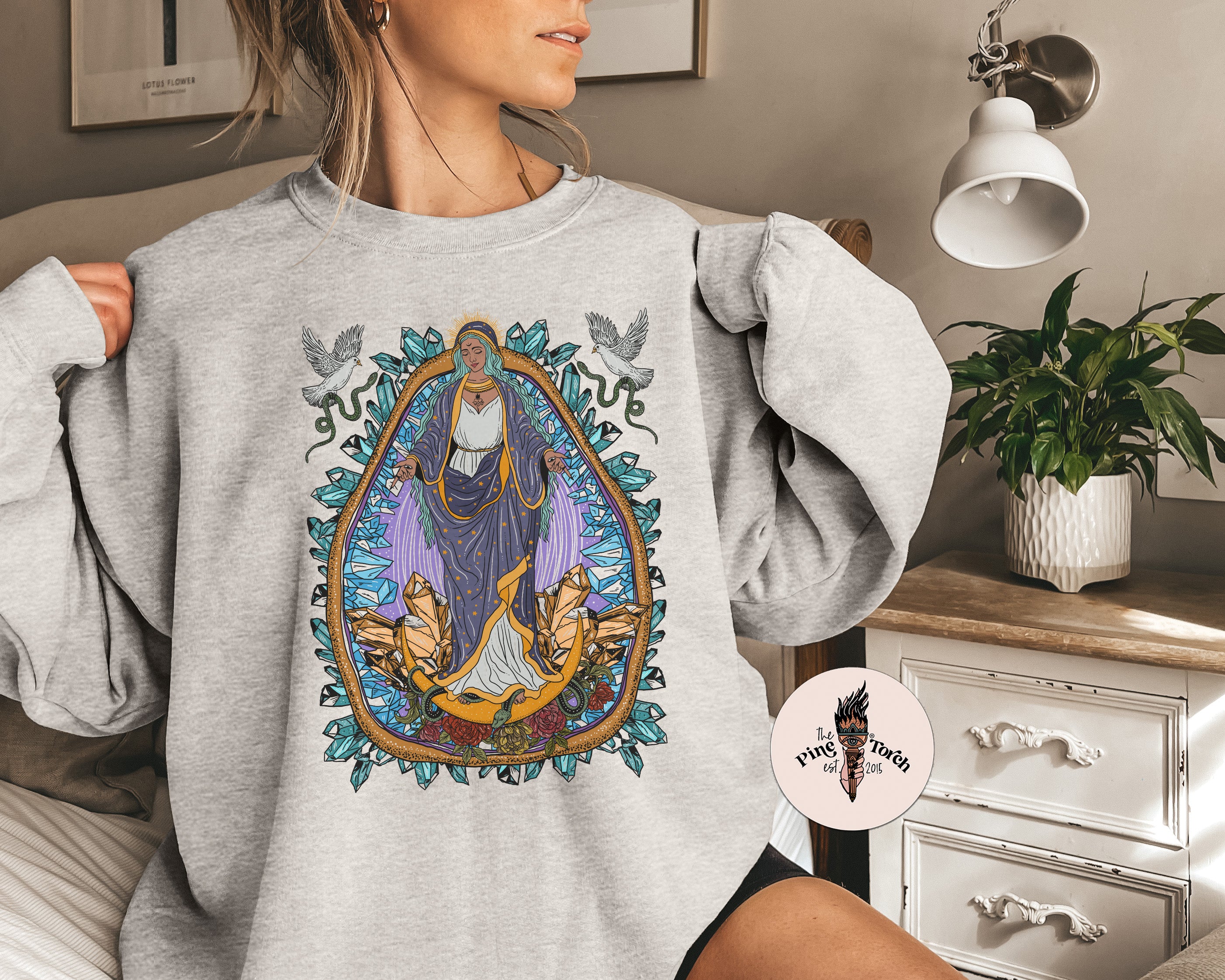 MARY WITH CRYSTALS // UNISEX PULLOVER