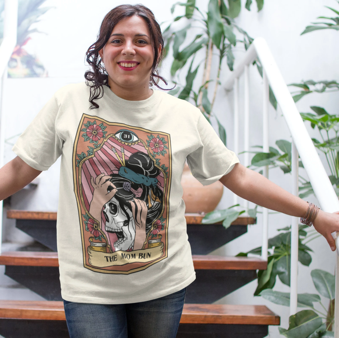 THE MOM BUN // UNISEX TEE