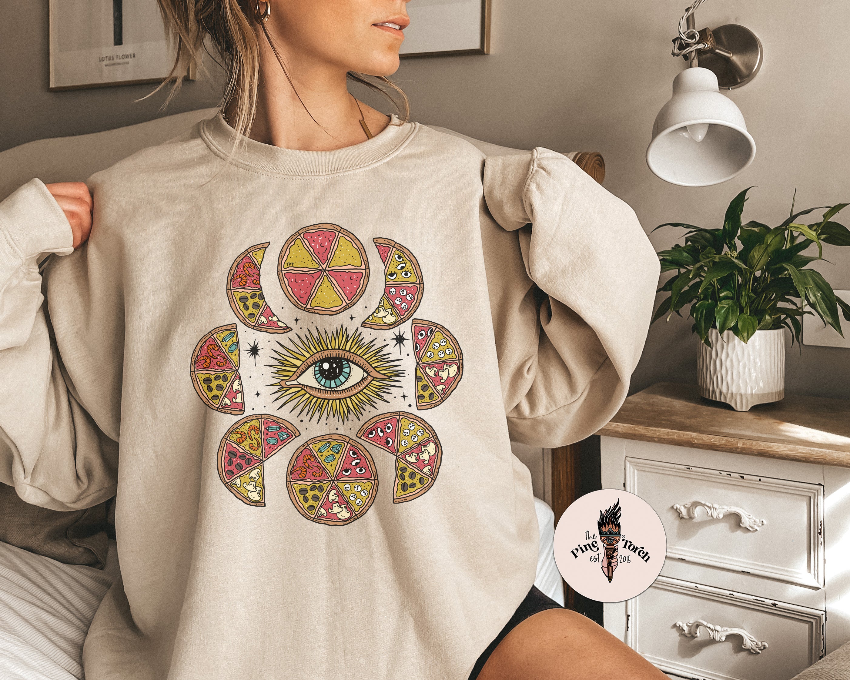 MOON PHASE PIZZA // UNISEX PULLOVER