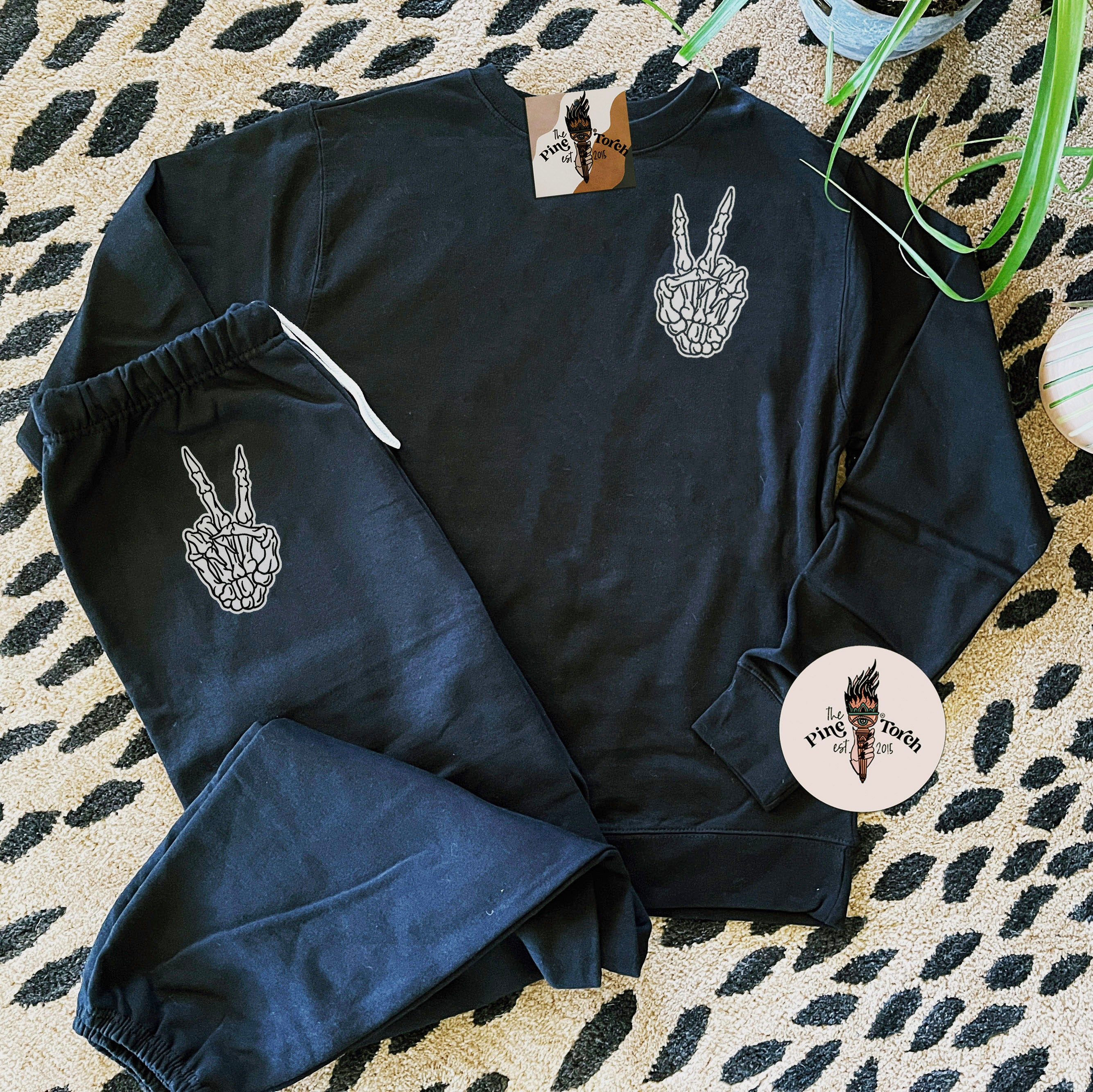 « PEACE OUT » LOUNGE SET