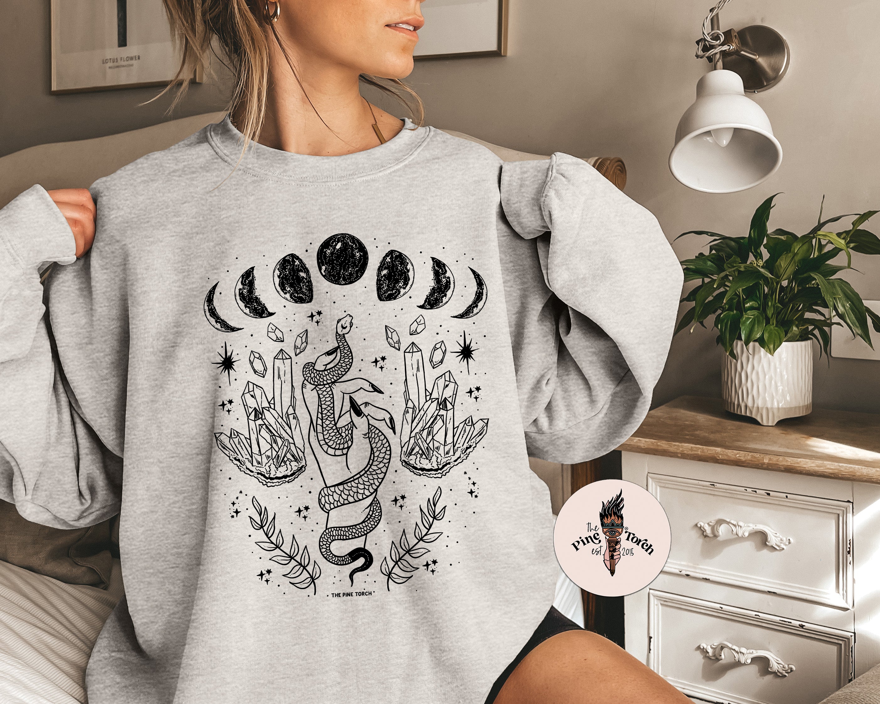 REACH FOR THE MOON // UNISEX PULLOVER