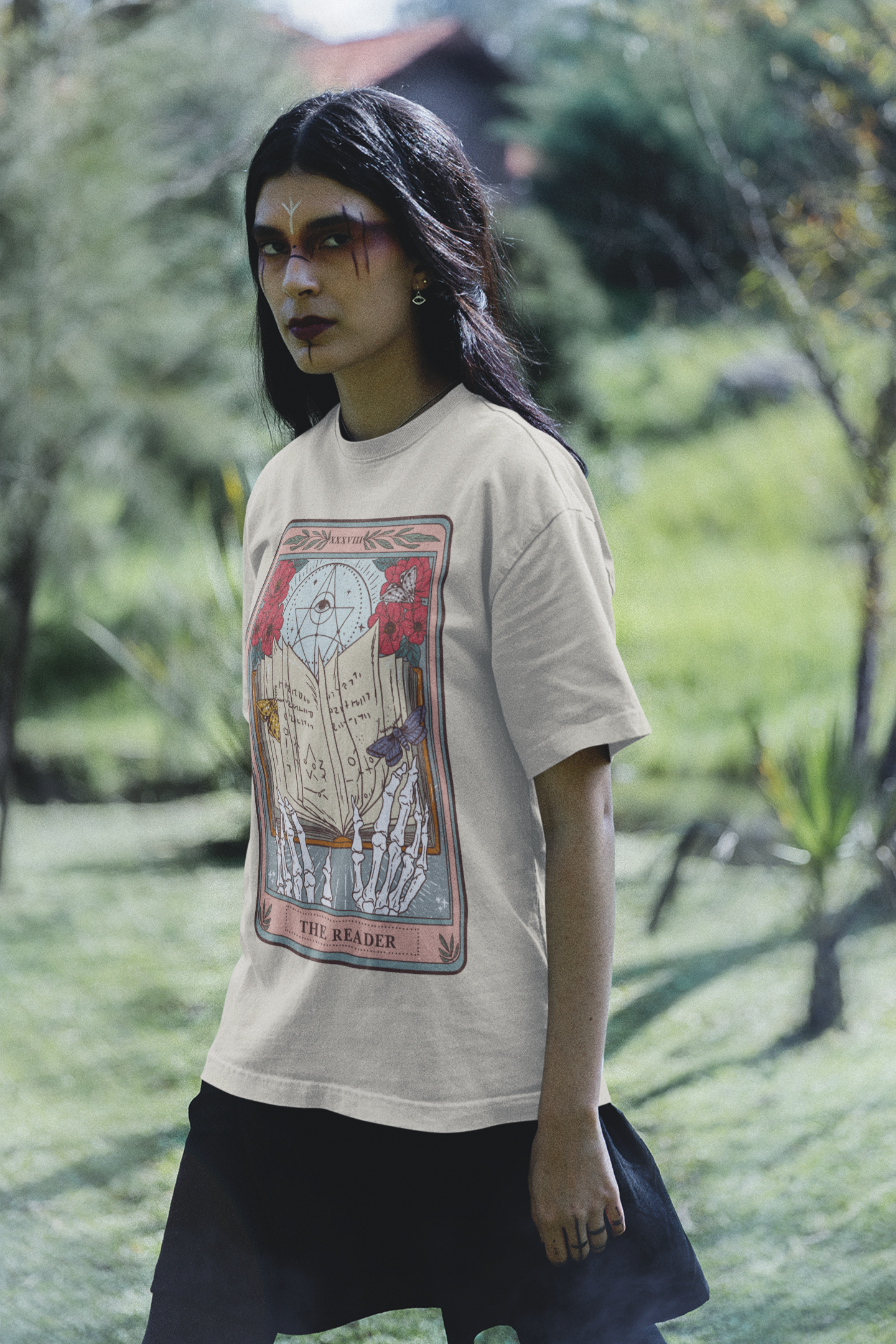 THE READER // UNISEX TEE