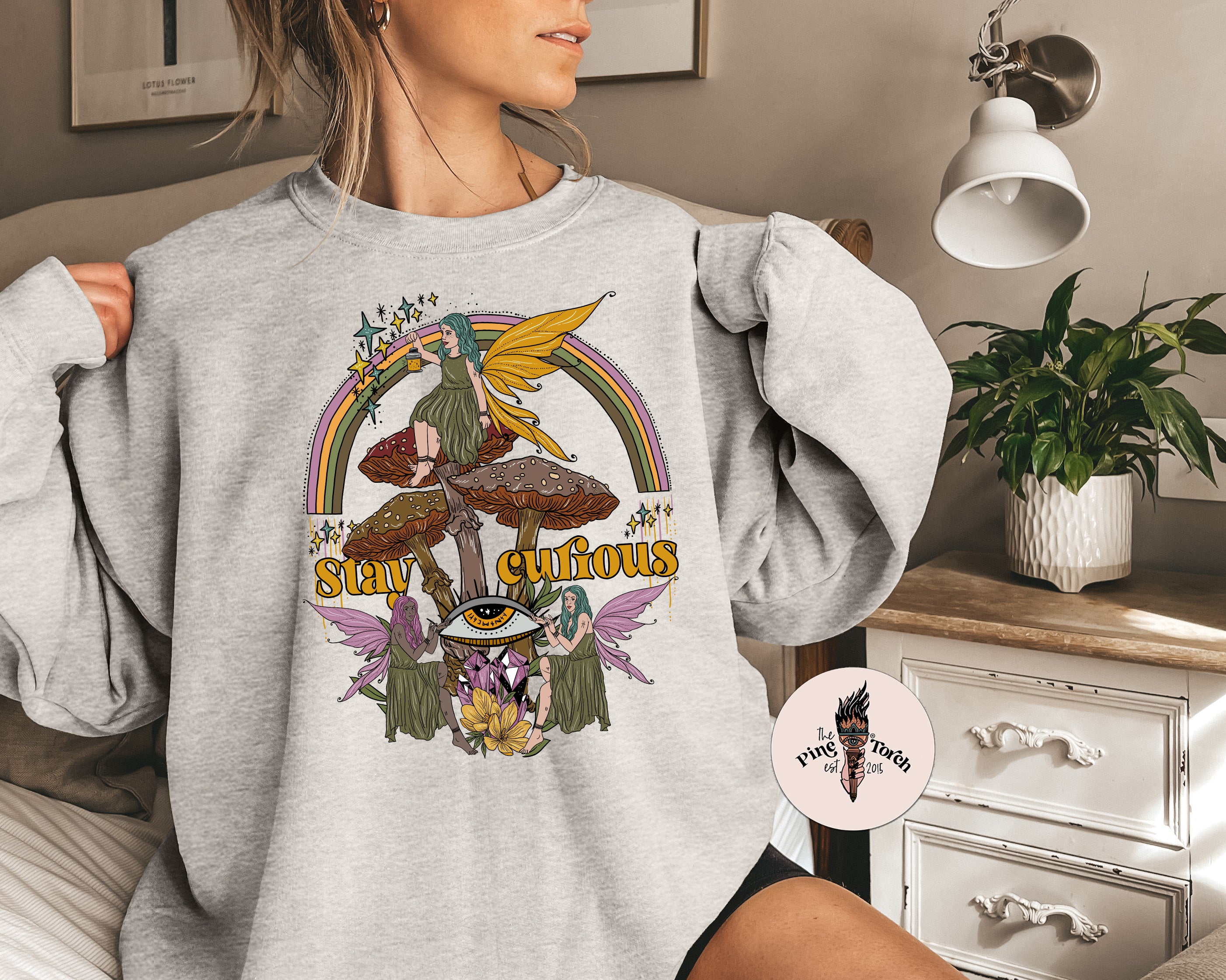 STAY CURIOUS // UNISEX PULLOVER
