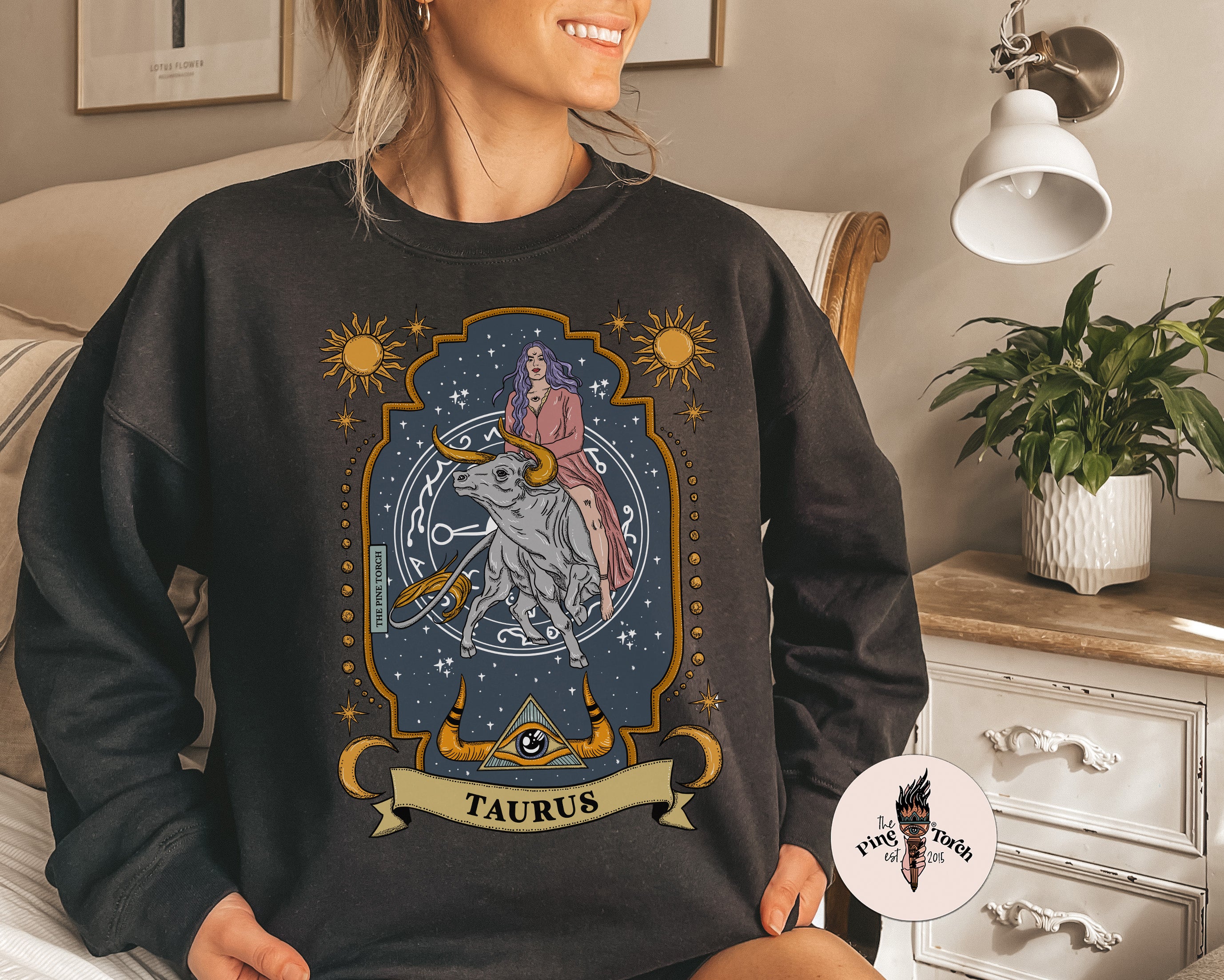 TAURUS // UNISEX PULLOVER