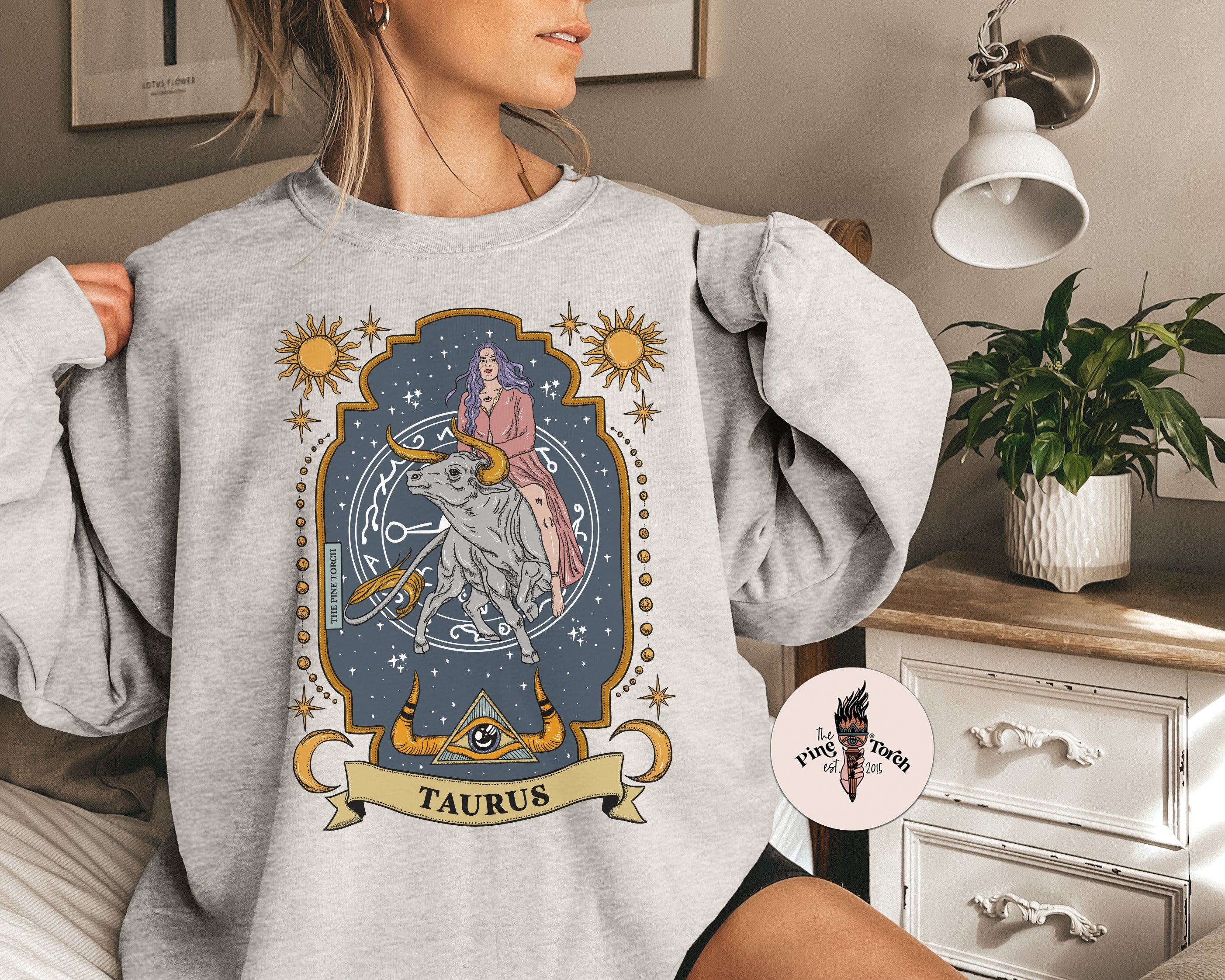 TAURUS // UNISEX PULLOVER