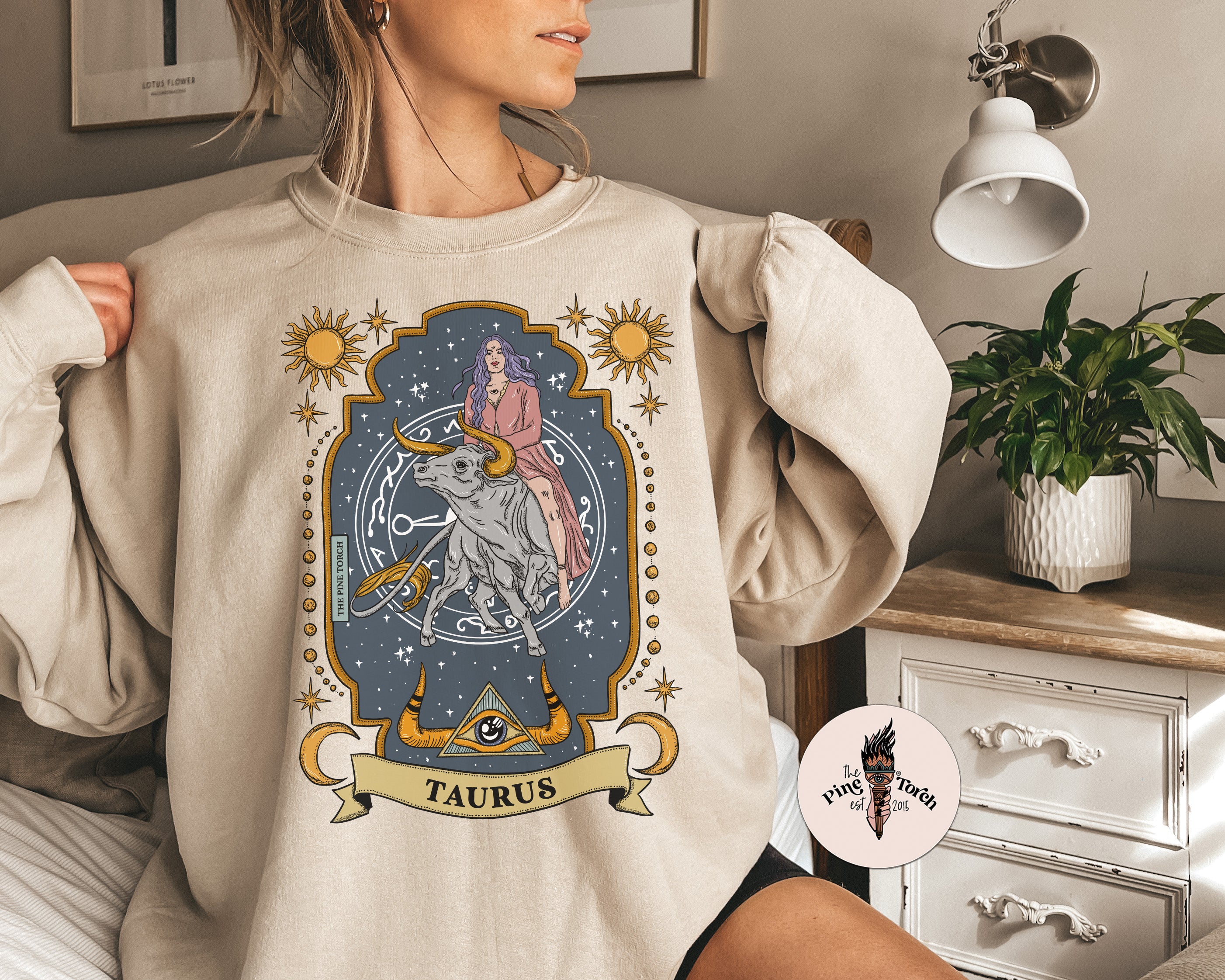 TAURUS // UNISEX PULLOVER