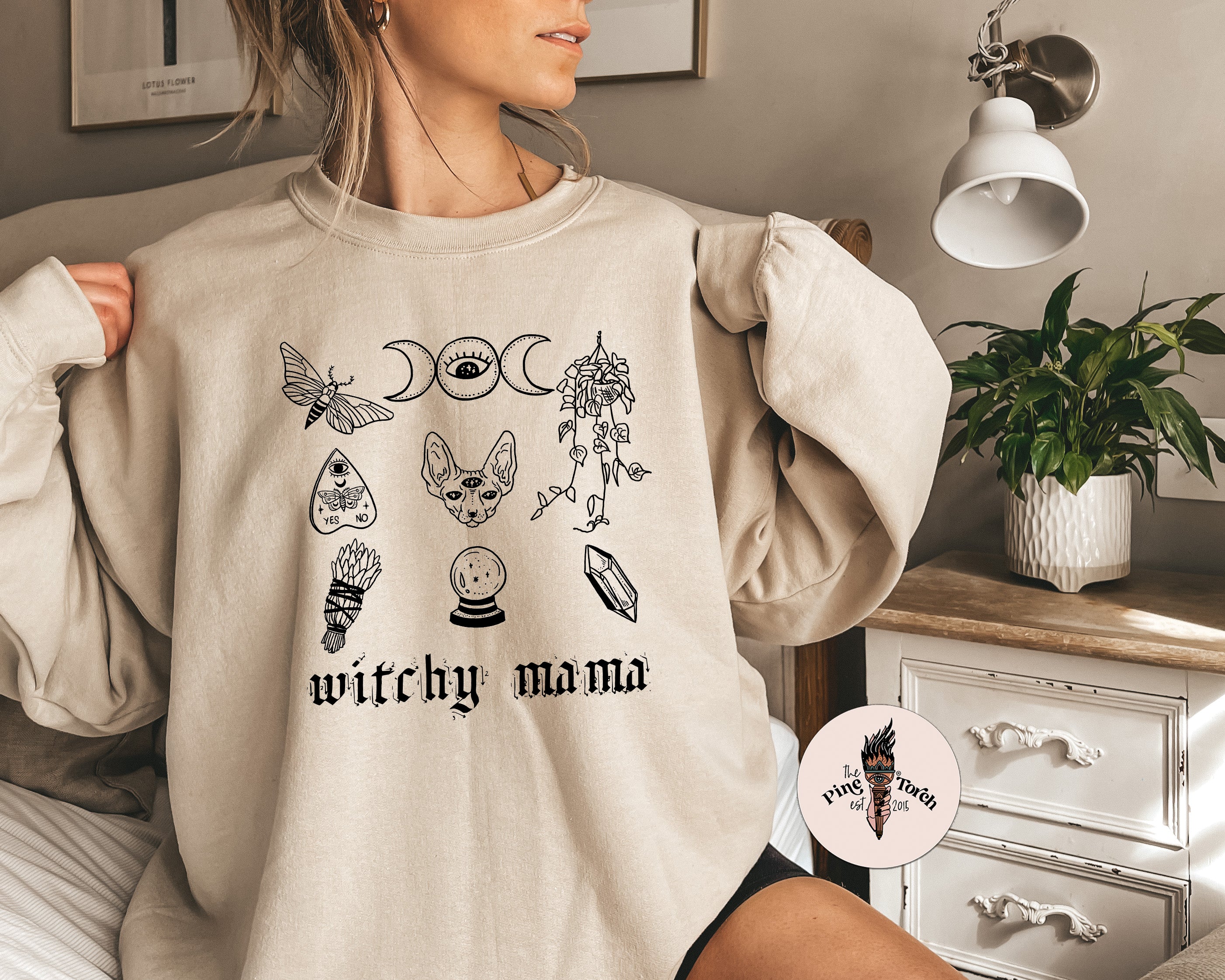 WITCHY MAMA // UNISEX PULLOVER