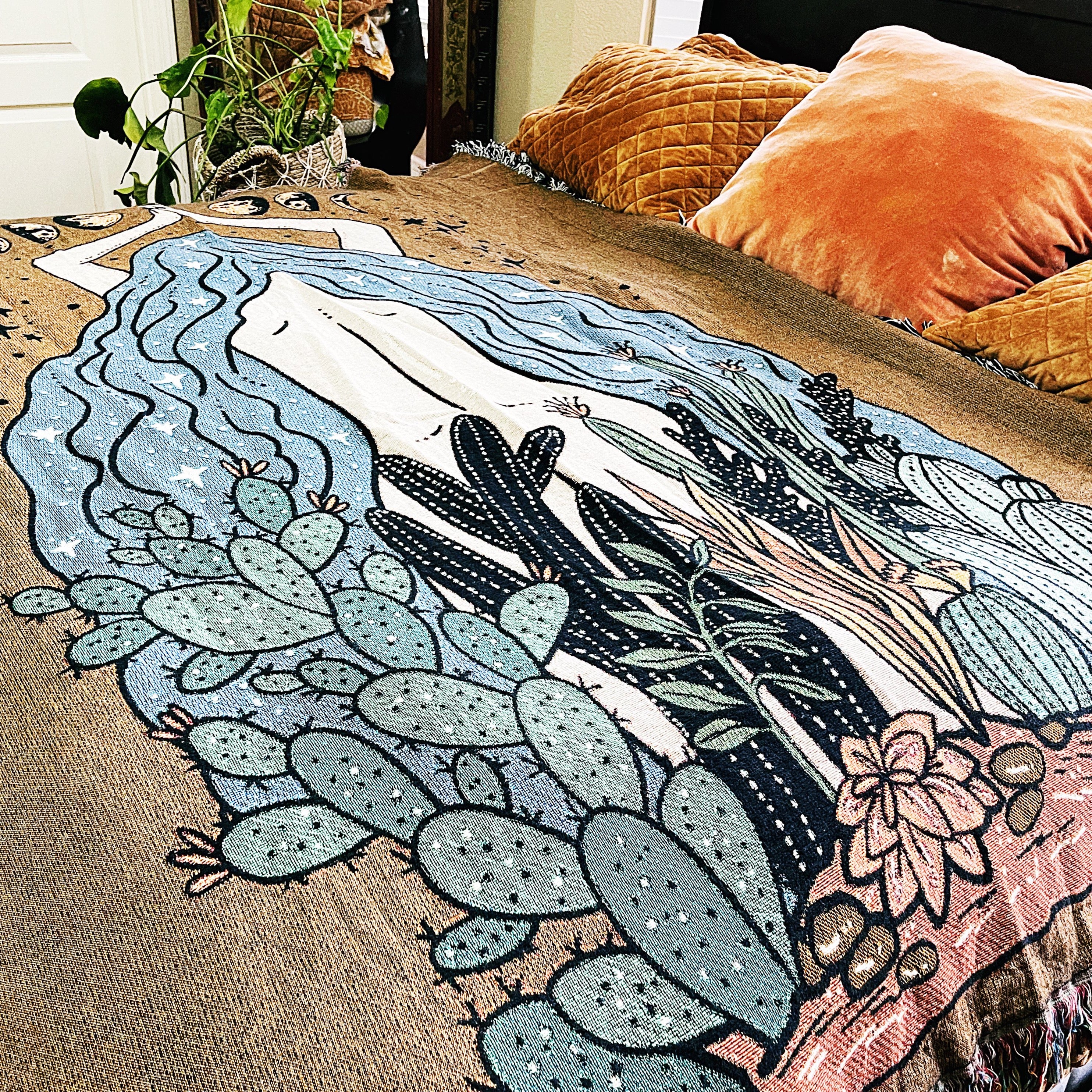 DESERT GODDESS // WOVEN FRINGE BLANKET