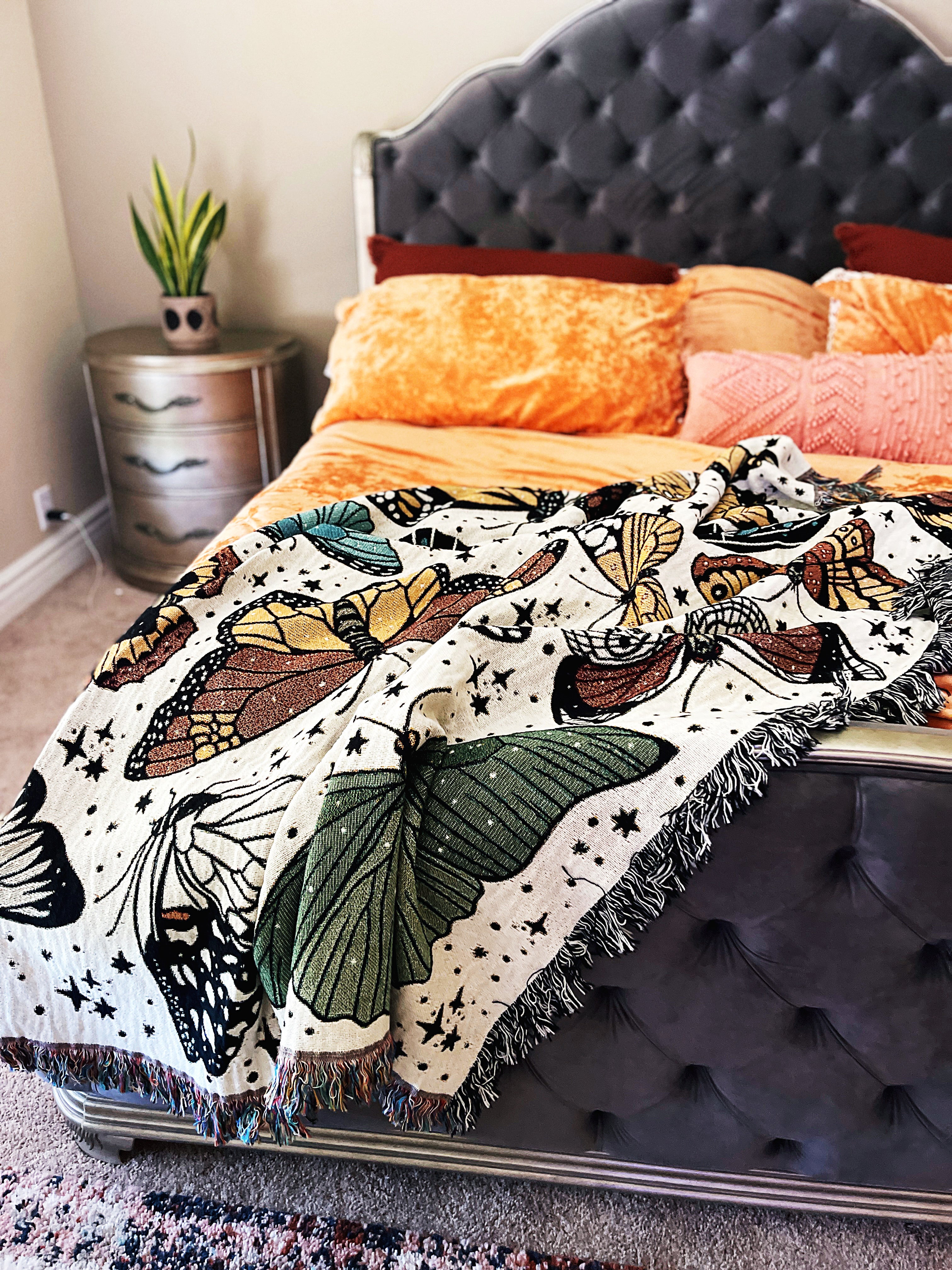 YOU GIVE ME BUTTERFLIES // WOVEN FRINGE BLANKET