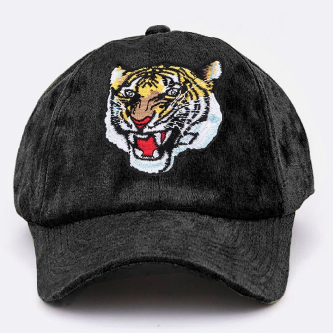 « HERE, TIGER » DISTRESSED VELOUR CAP
