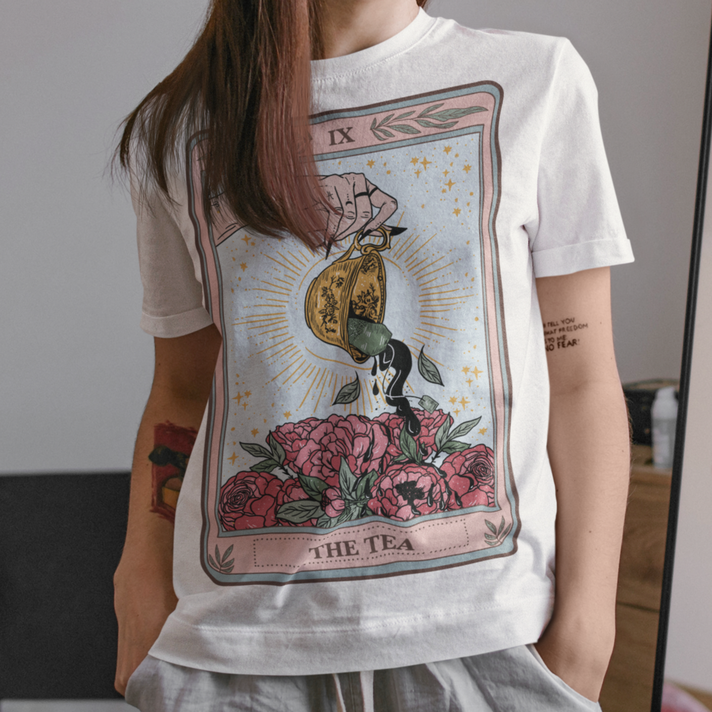 « THE TEA TAROT » UNISEX TEE