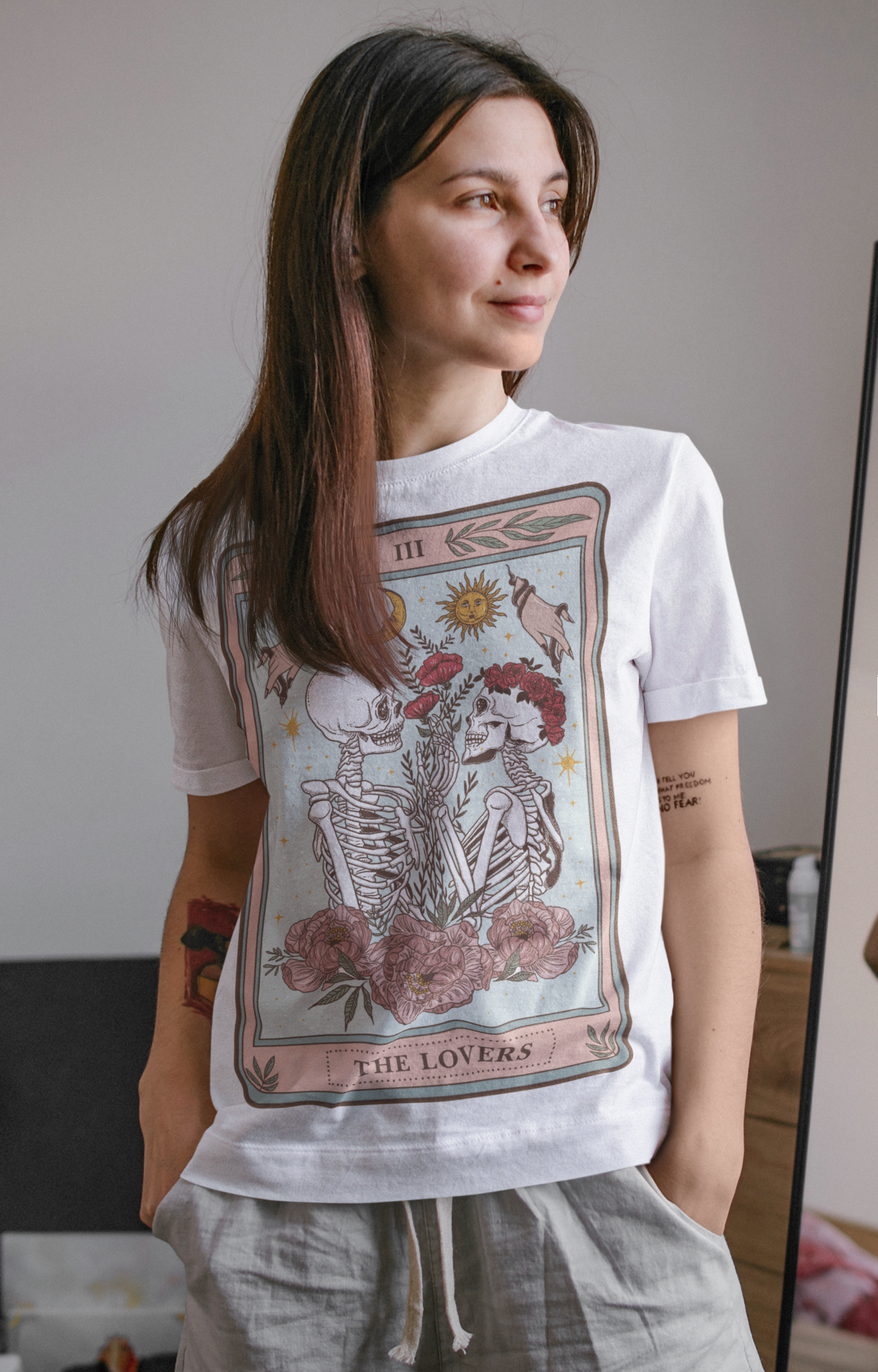 « THE LOVERS (black and white) » SLOUCHY OR UNISEX TEE