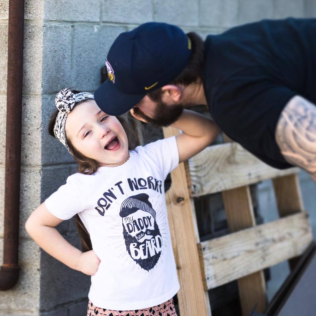 « DON'T WORRY, DADDY HAS A BEARD » KID'S TEE