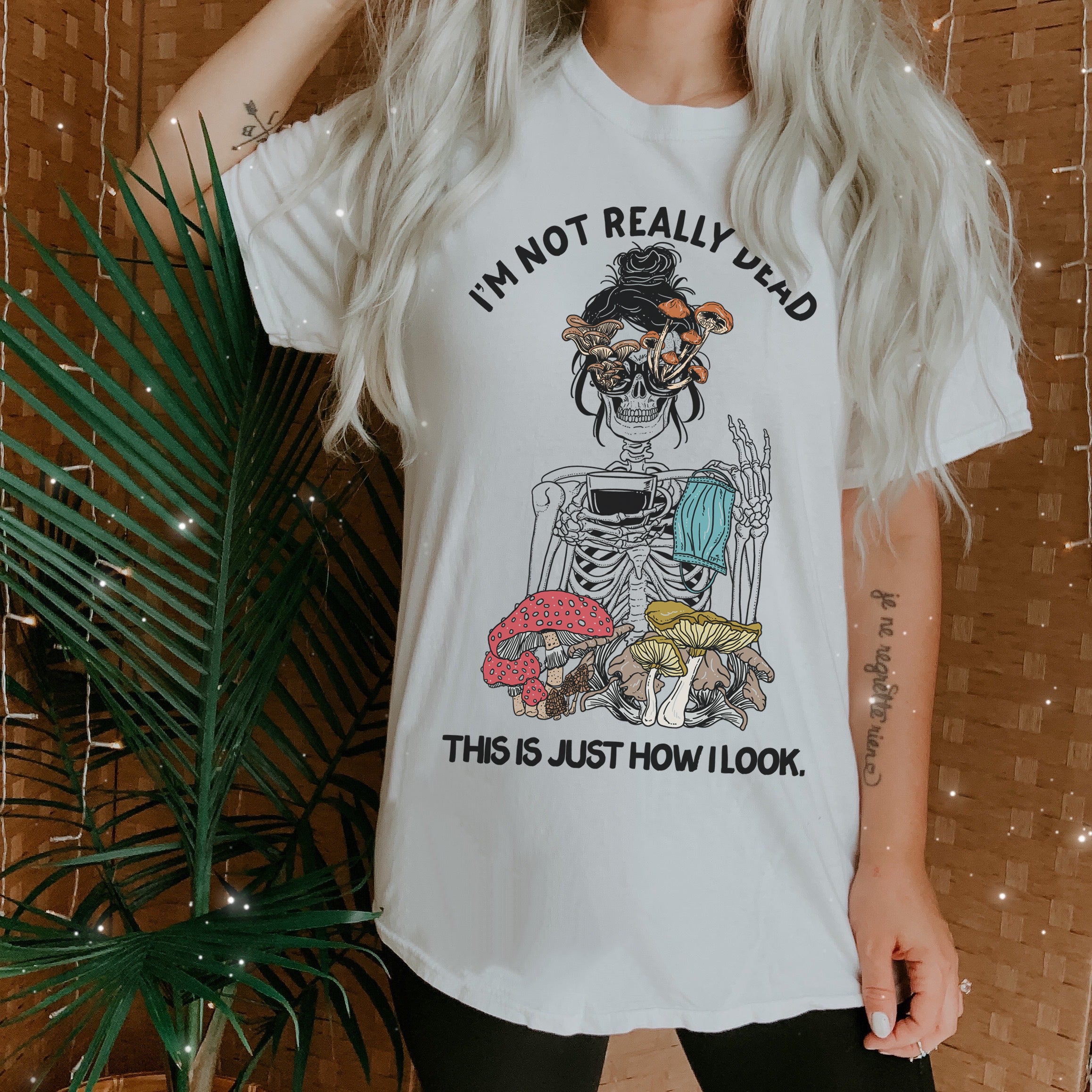 « I'M NOT REALLY DEAD, THIS IS JUST HOW I LOOK » WHITE UNISEX TEE