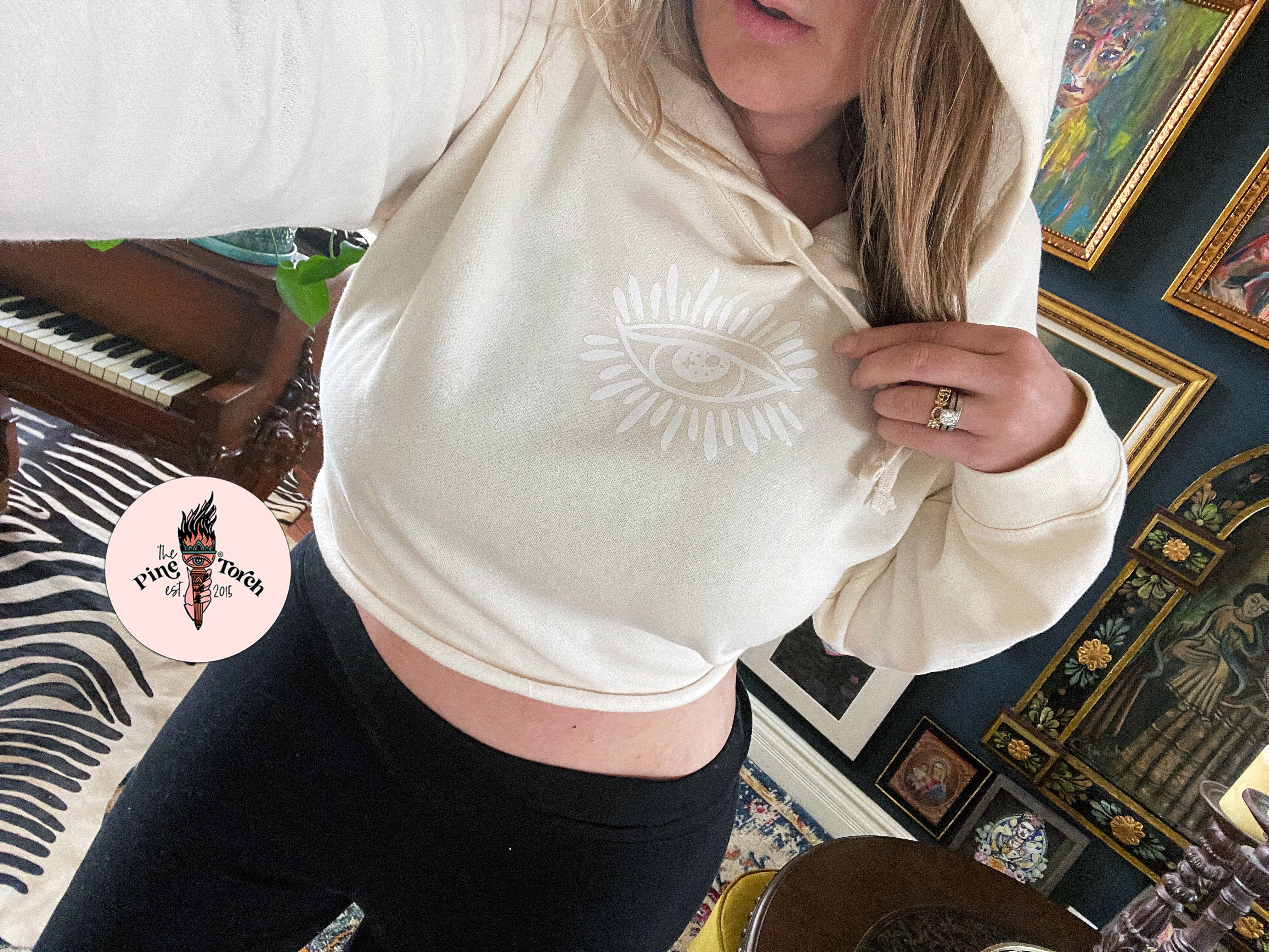 « EVIL EYE » CROP HOODIE
