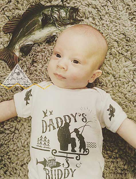 « DADDY'S/GRANDPA'S LITTLE FISHING BUDDY » BODYSUIT