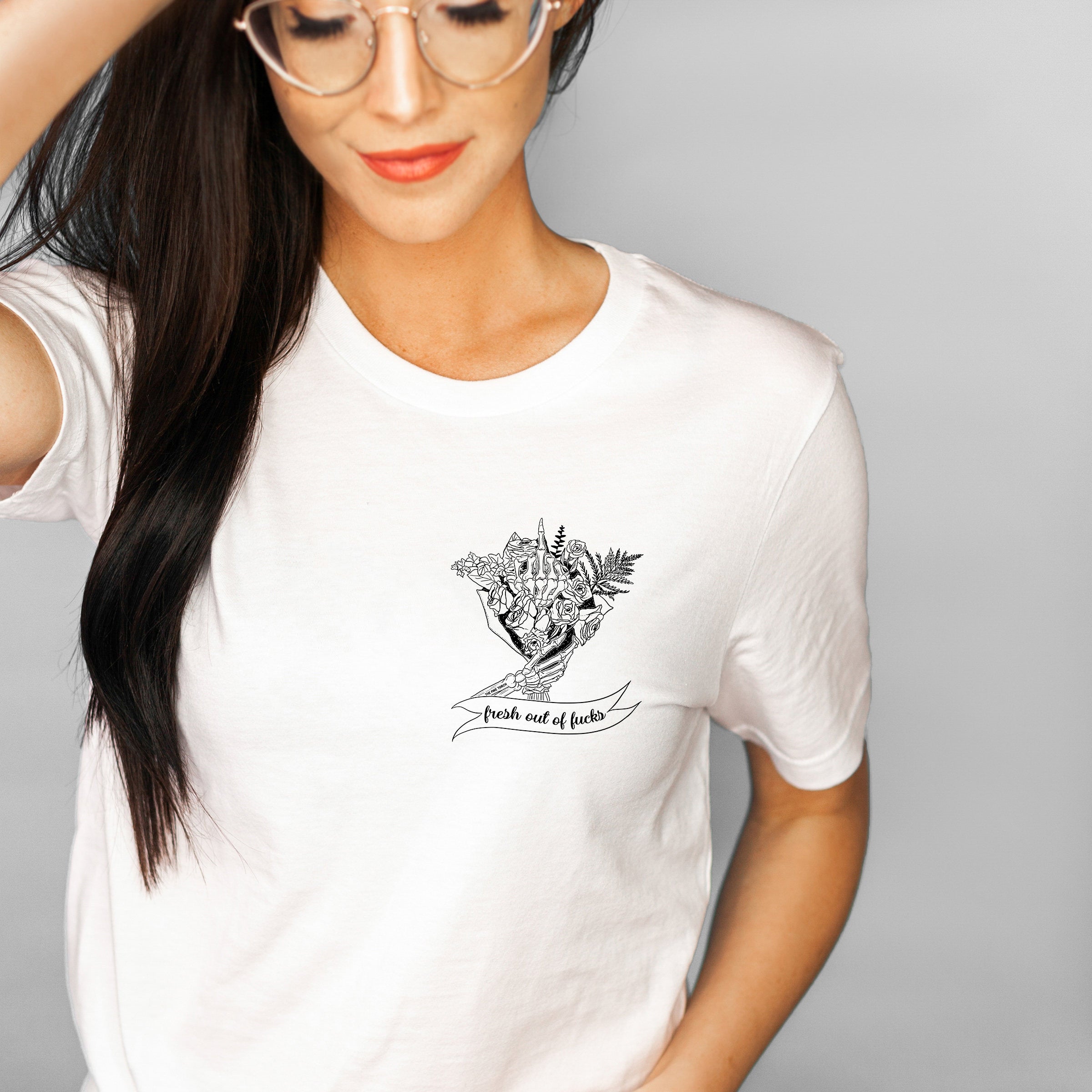 « FRESH OUT OF FUCKS » UNISEX POCKET PRINT TEE