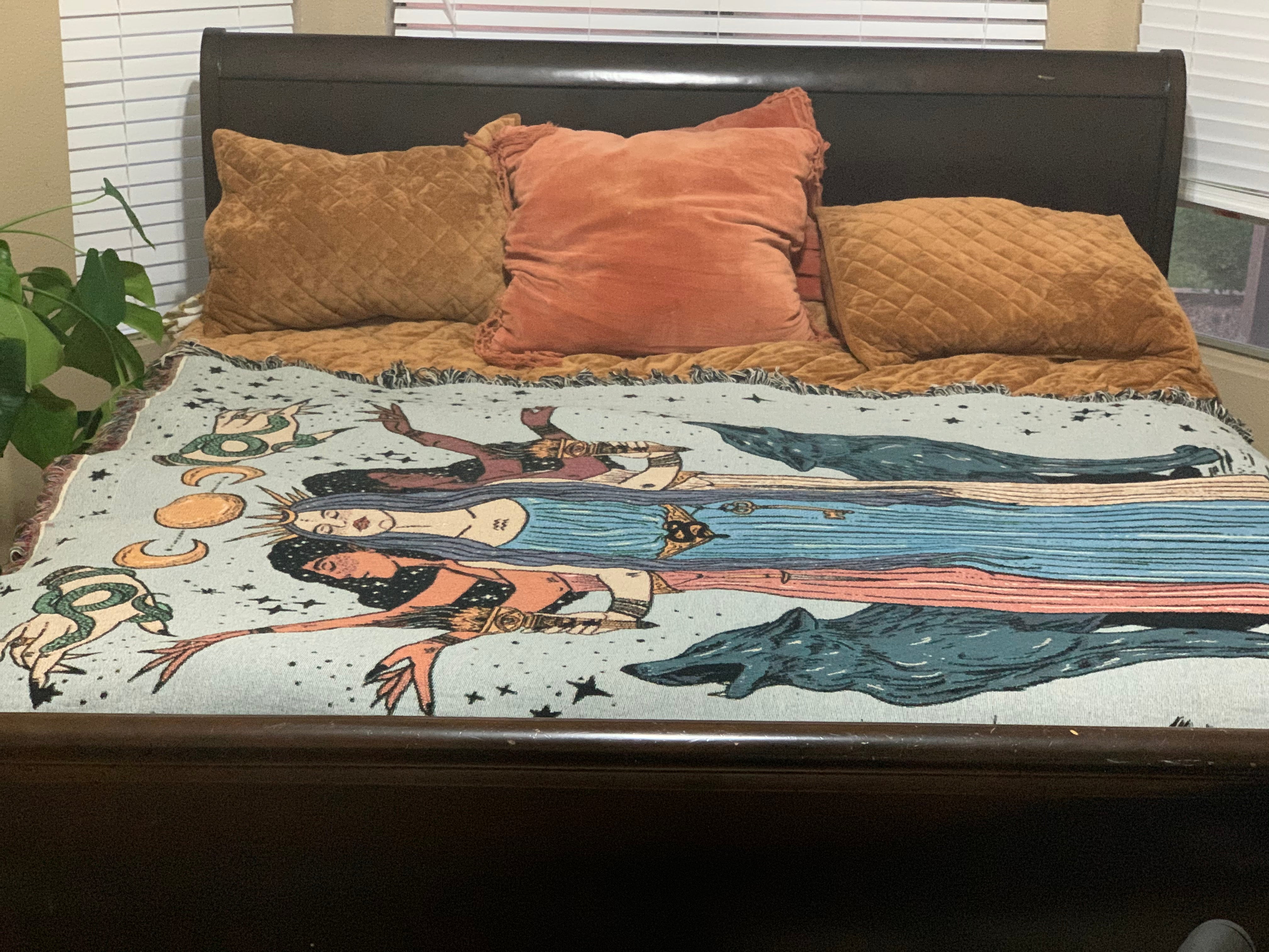 HECATE TRIPLE MOON GODDESS // WOVEN FRINGE BLANKET