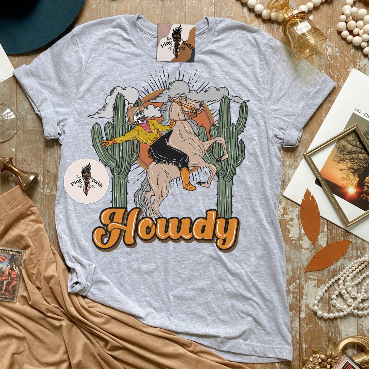 HOWDY SKELETON // UNISEX TEE