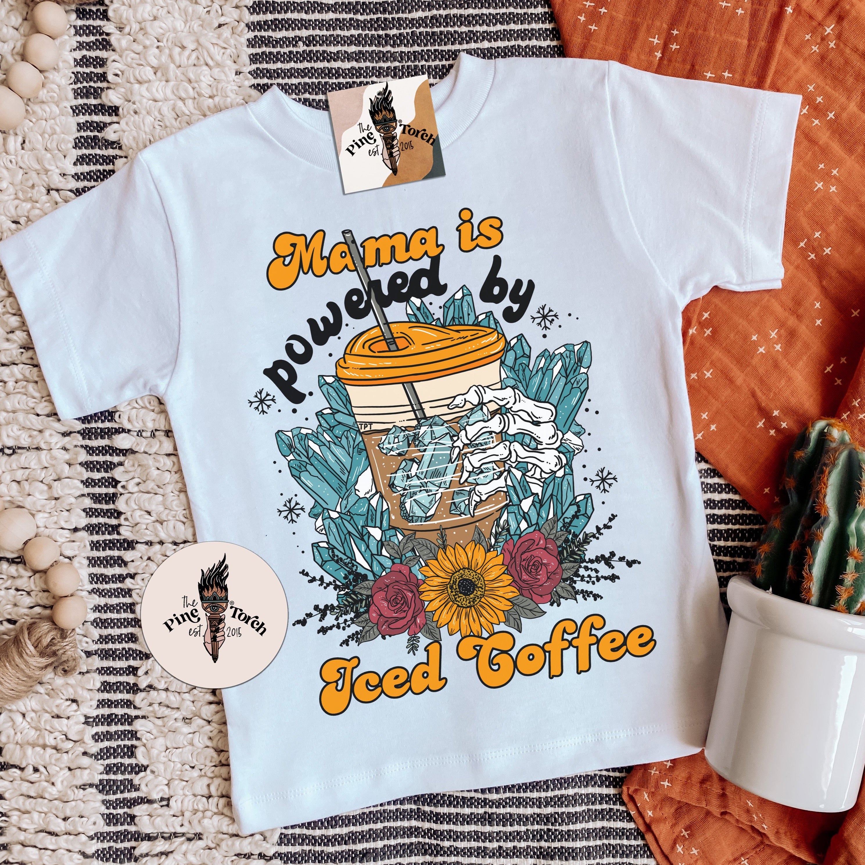 « MAMA IS POWERED BY ICED COFFEE » KIDS TEE
