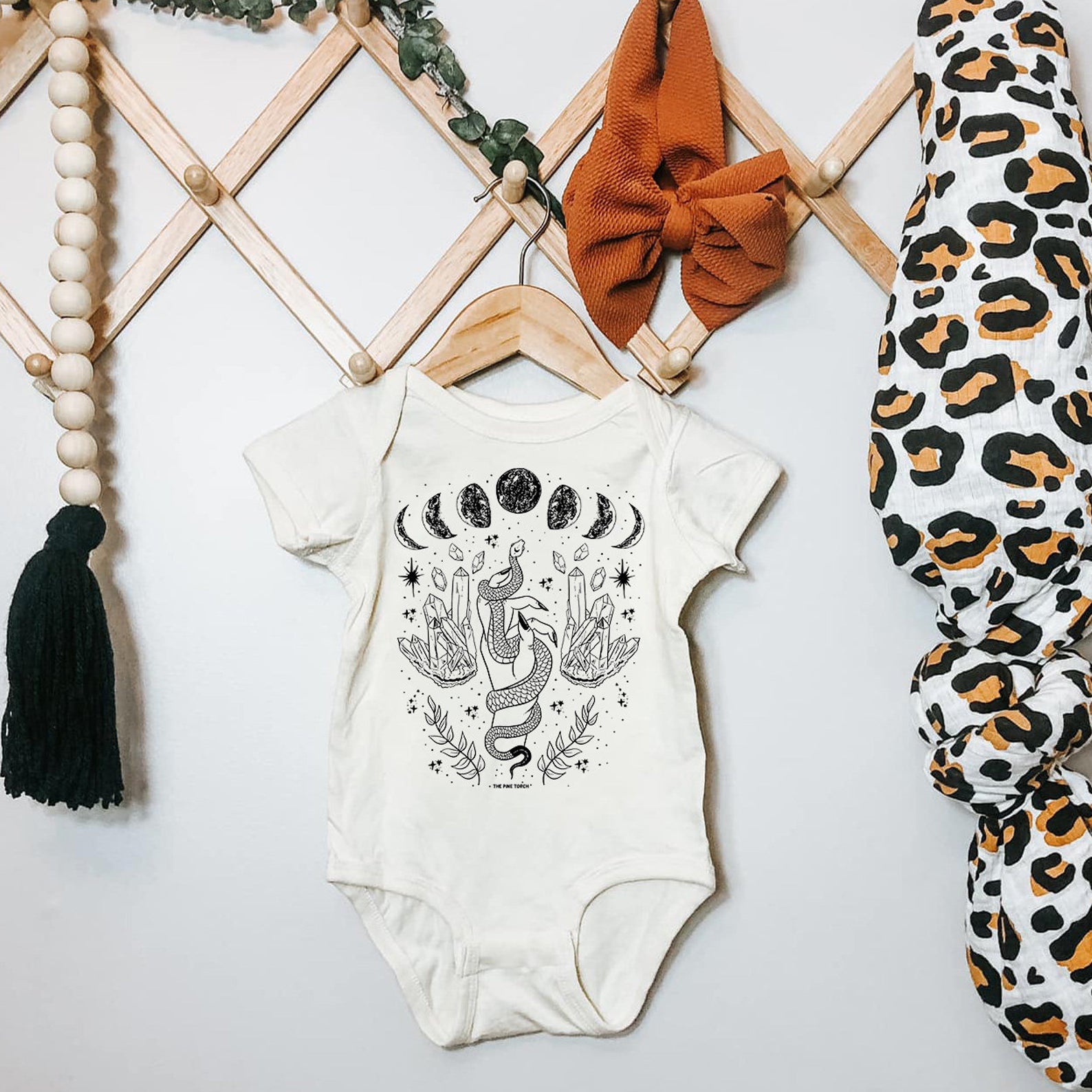 « REACH FOR THE MOON » BODYSUIT