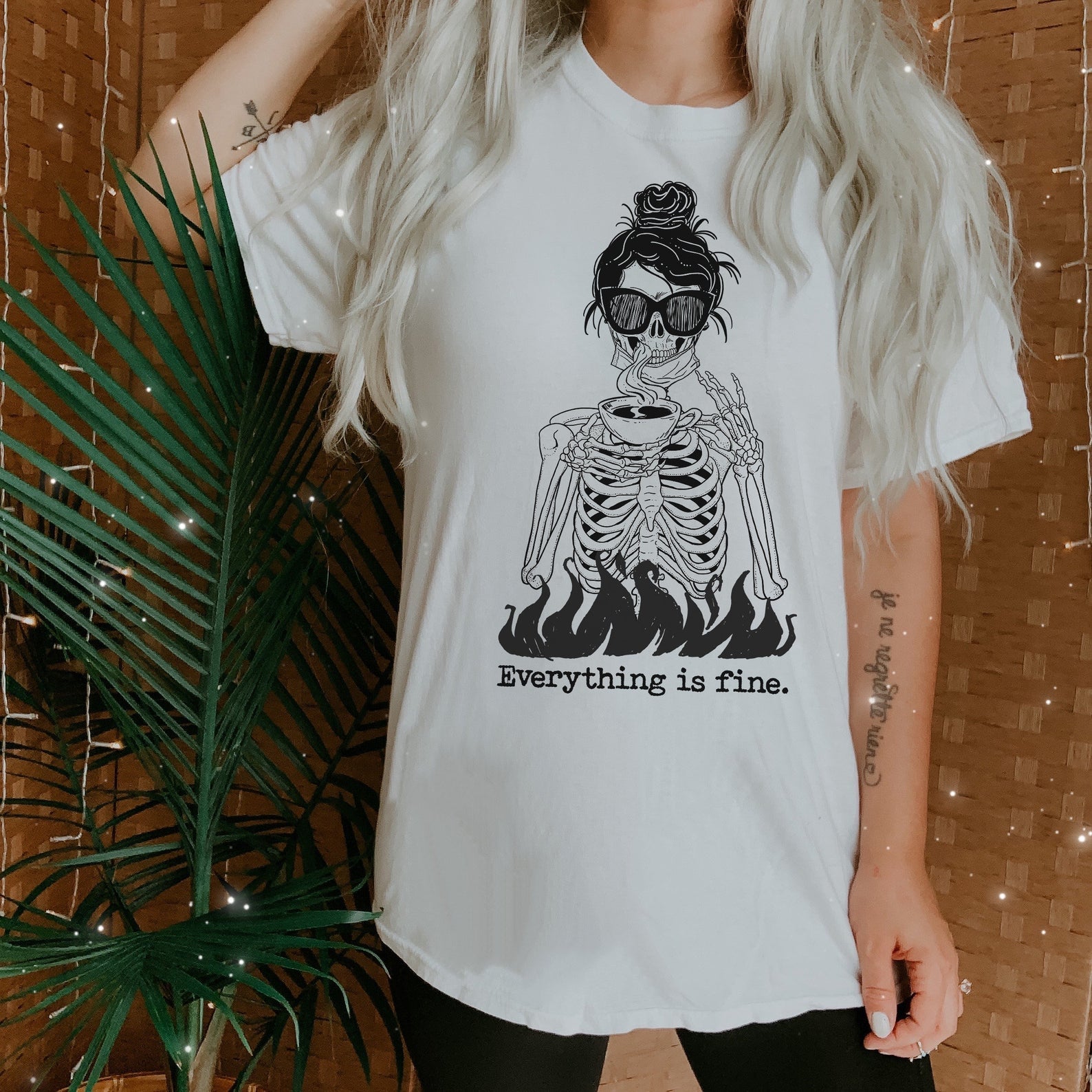 « EVERYTHING IS FINE » WHITE UNISEX TEE