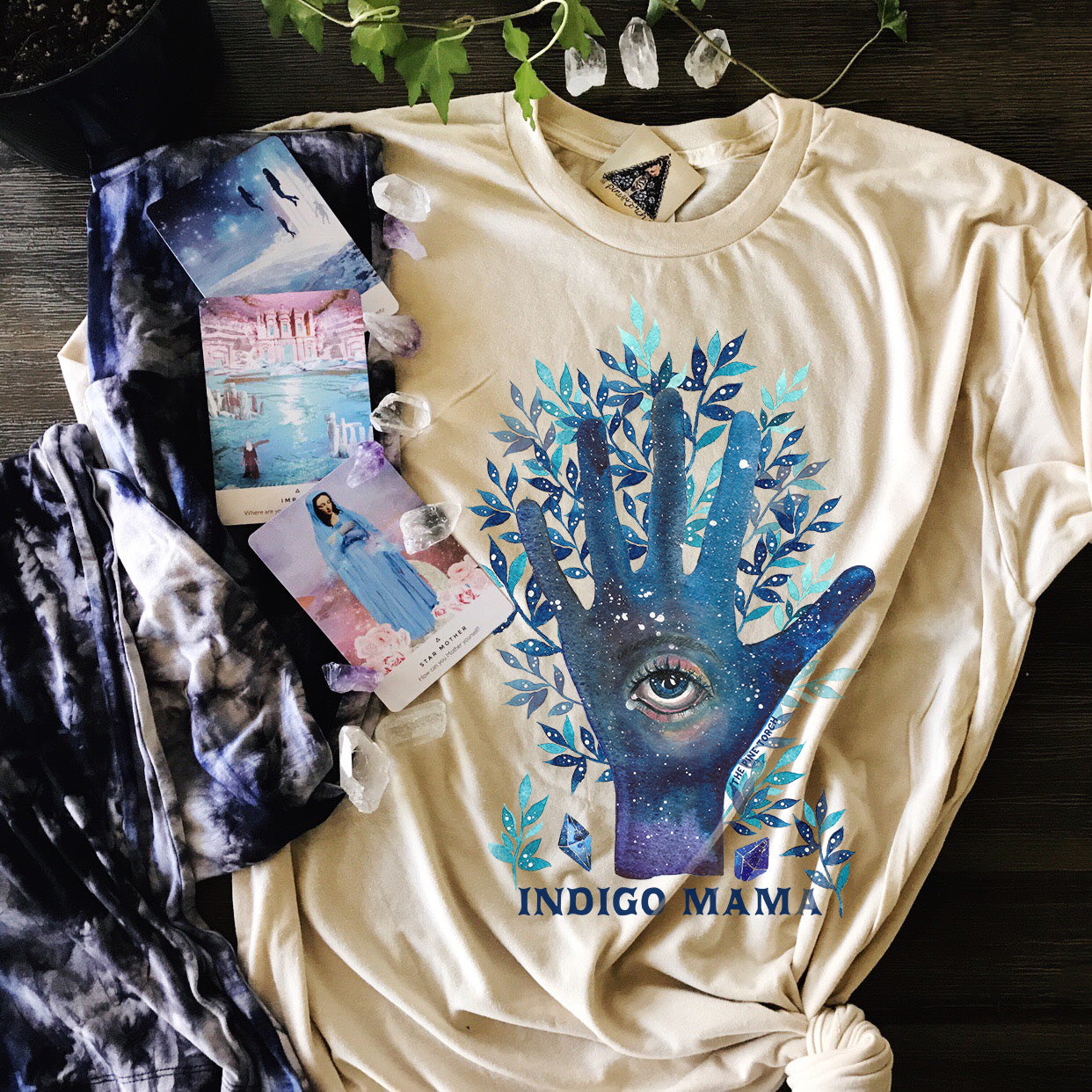 « INDIGO MAMA » CREAM UNISEX TEE