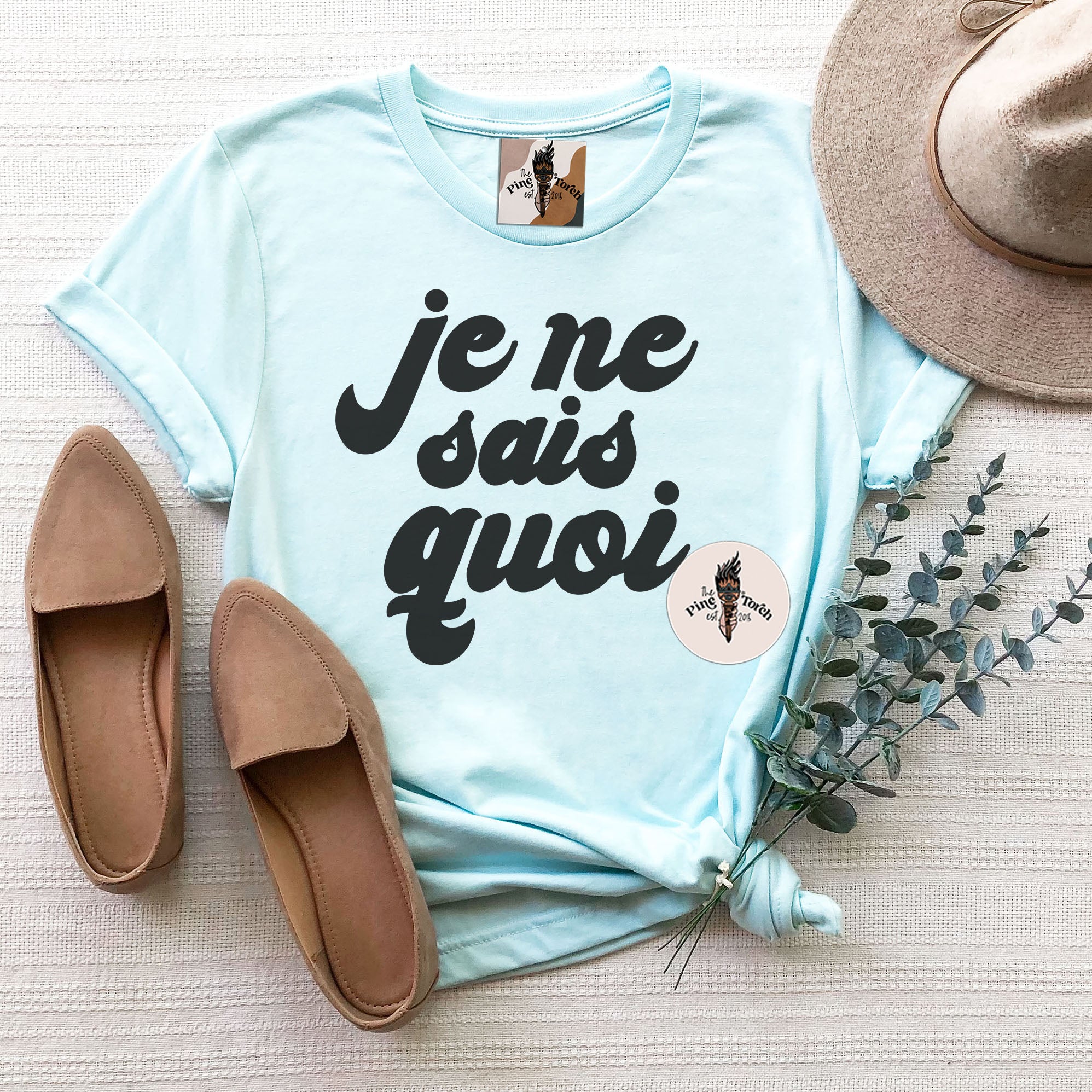 JE NE SAIS QUOI // UNISEX TEE