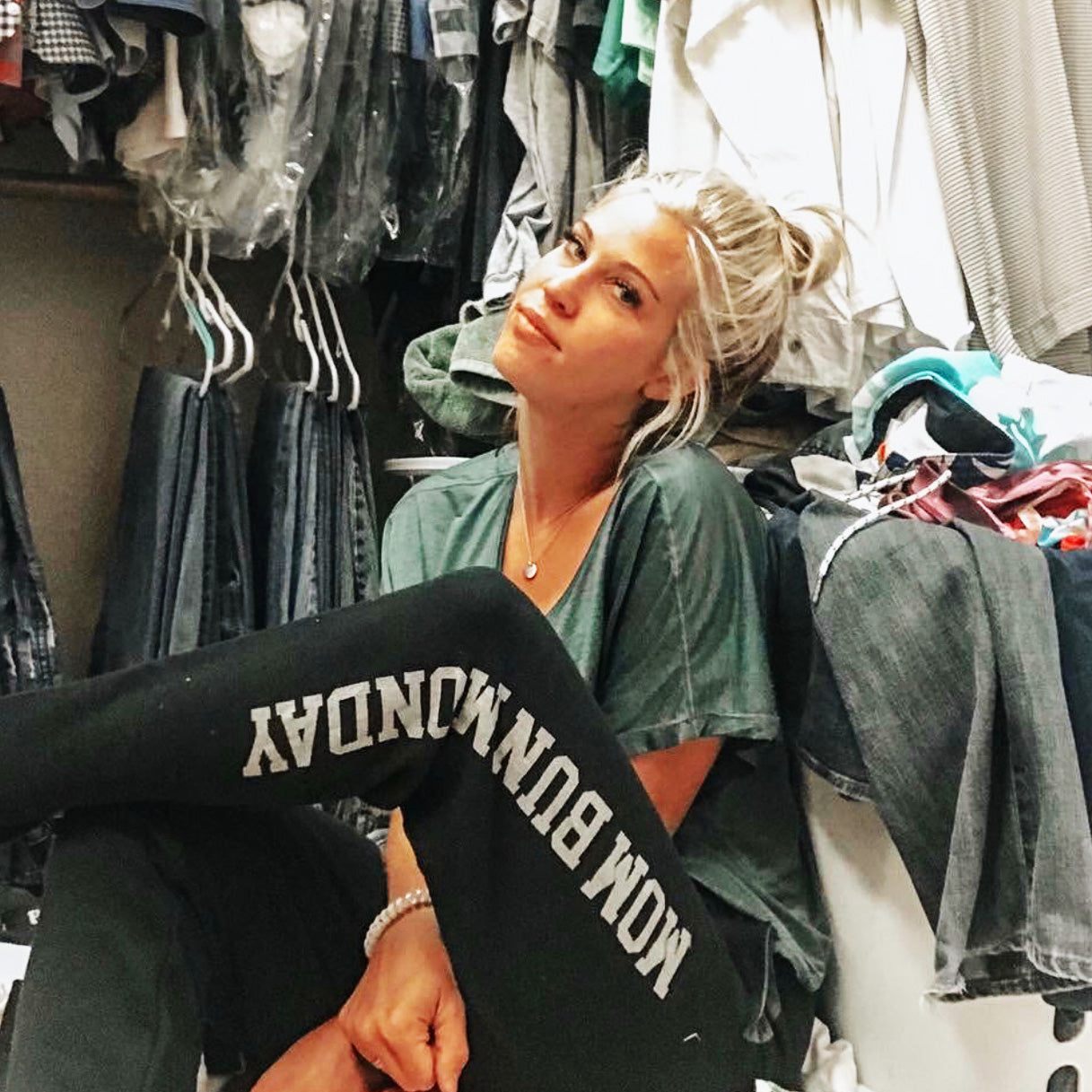 « MOM BUN MONDAY JOGGERS » BLACK WITH SILVER SHIMMER