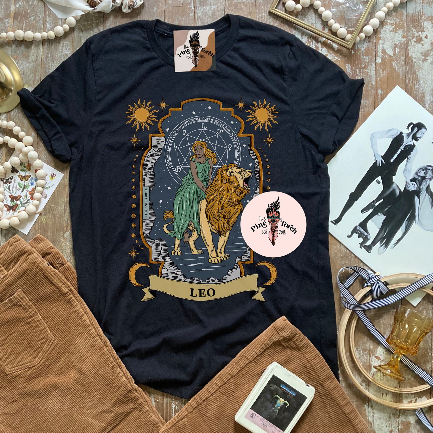 LEO // UNISEX TEE