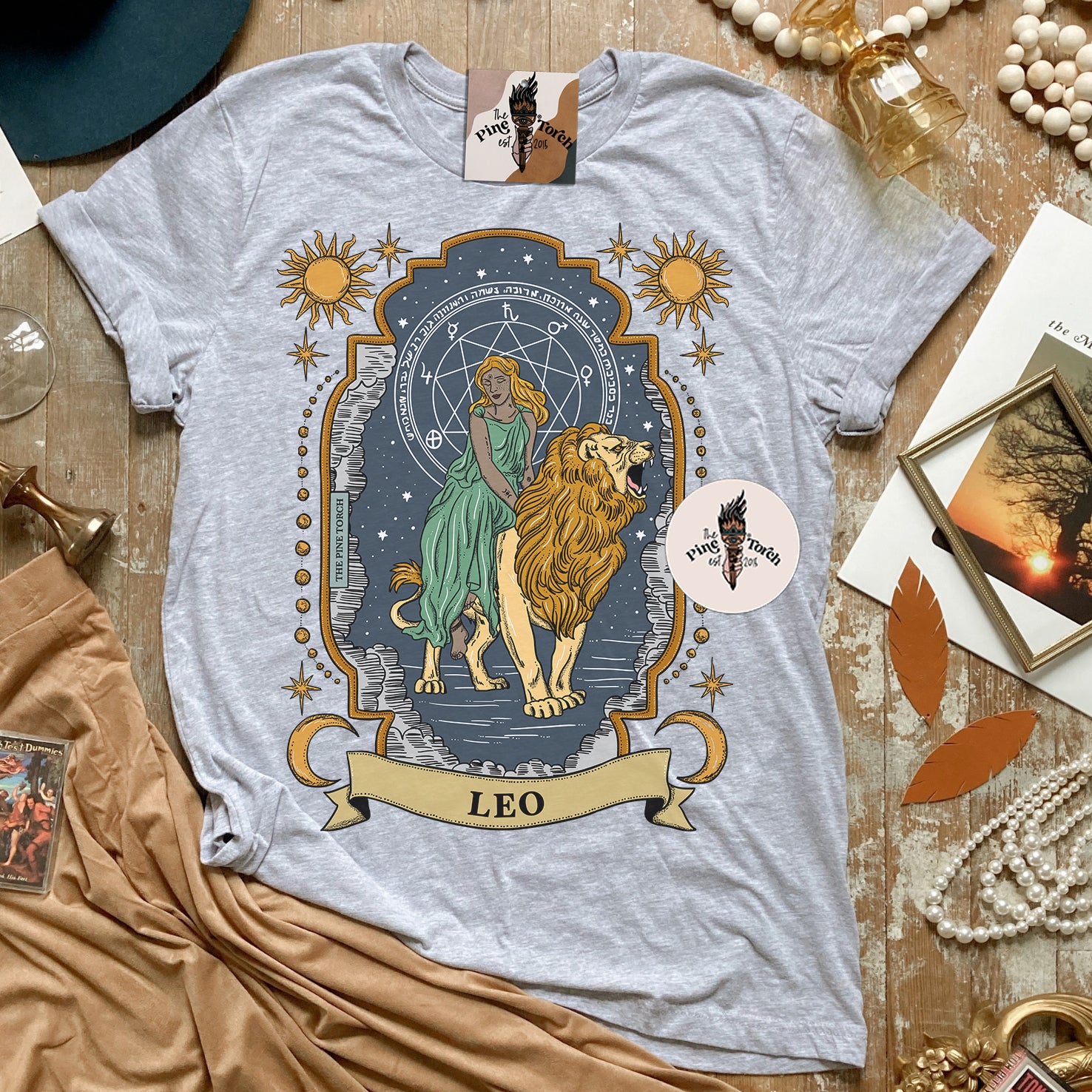LEO // UNISEX TEE